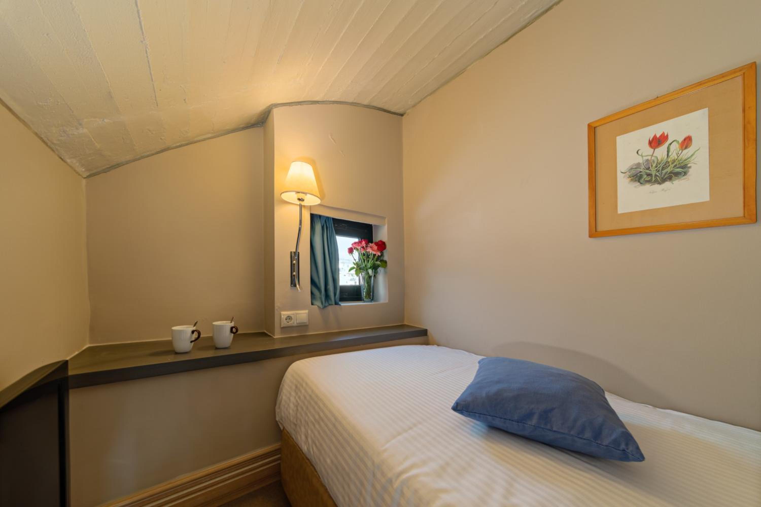 Grand Suite with Panoramic Sea View - Photo 15