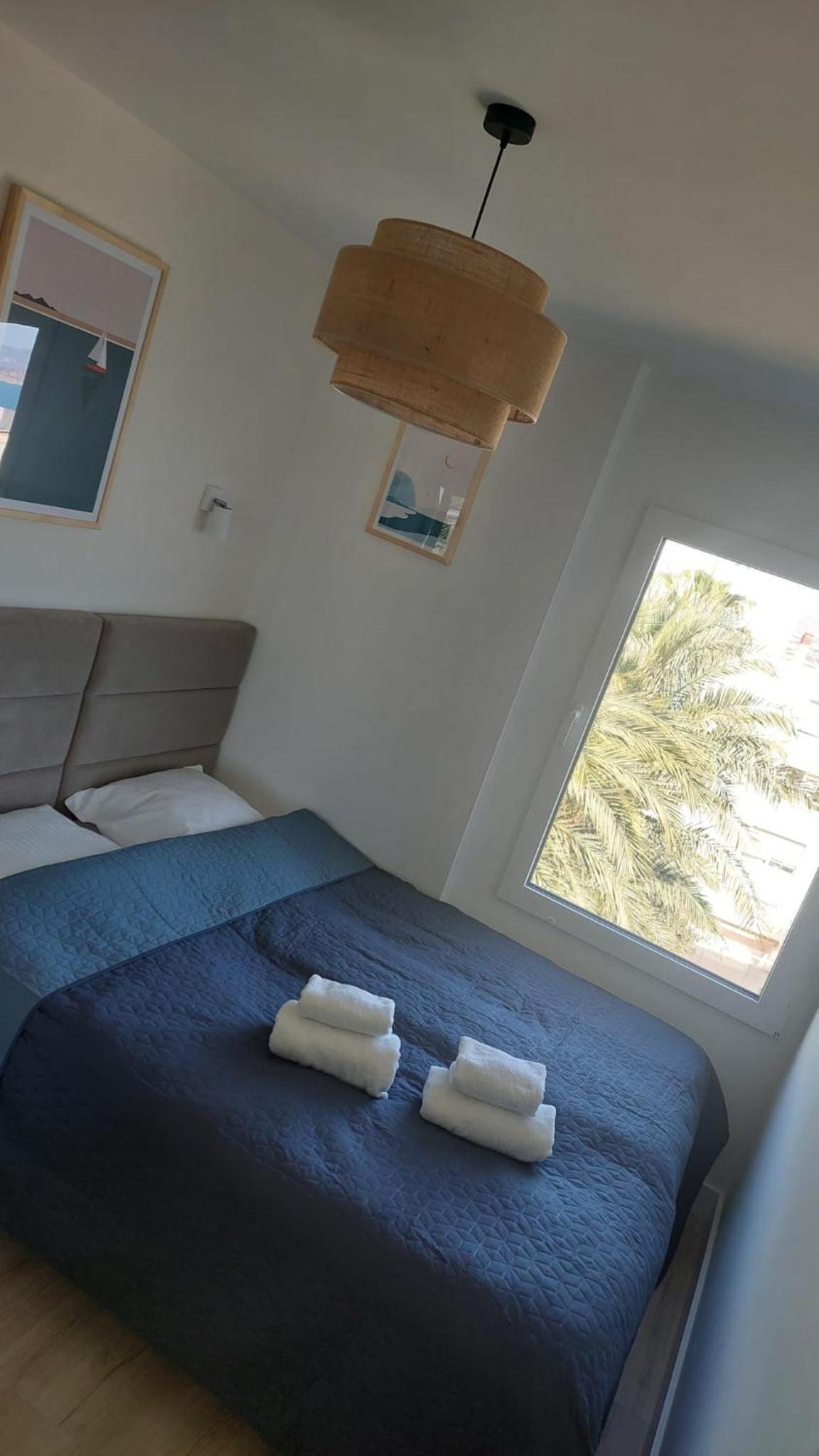 Apartamento de dos habitaciones con vista al mar