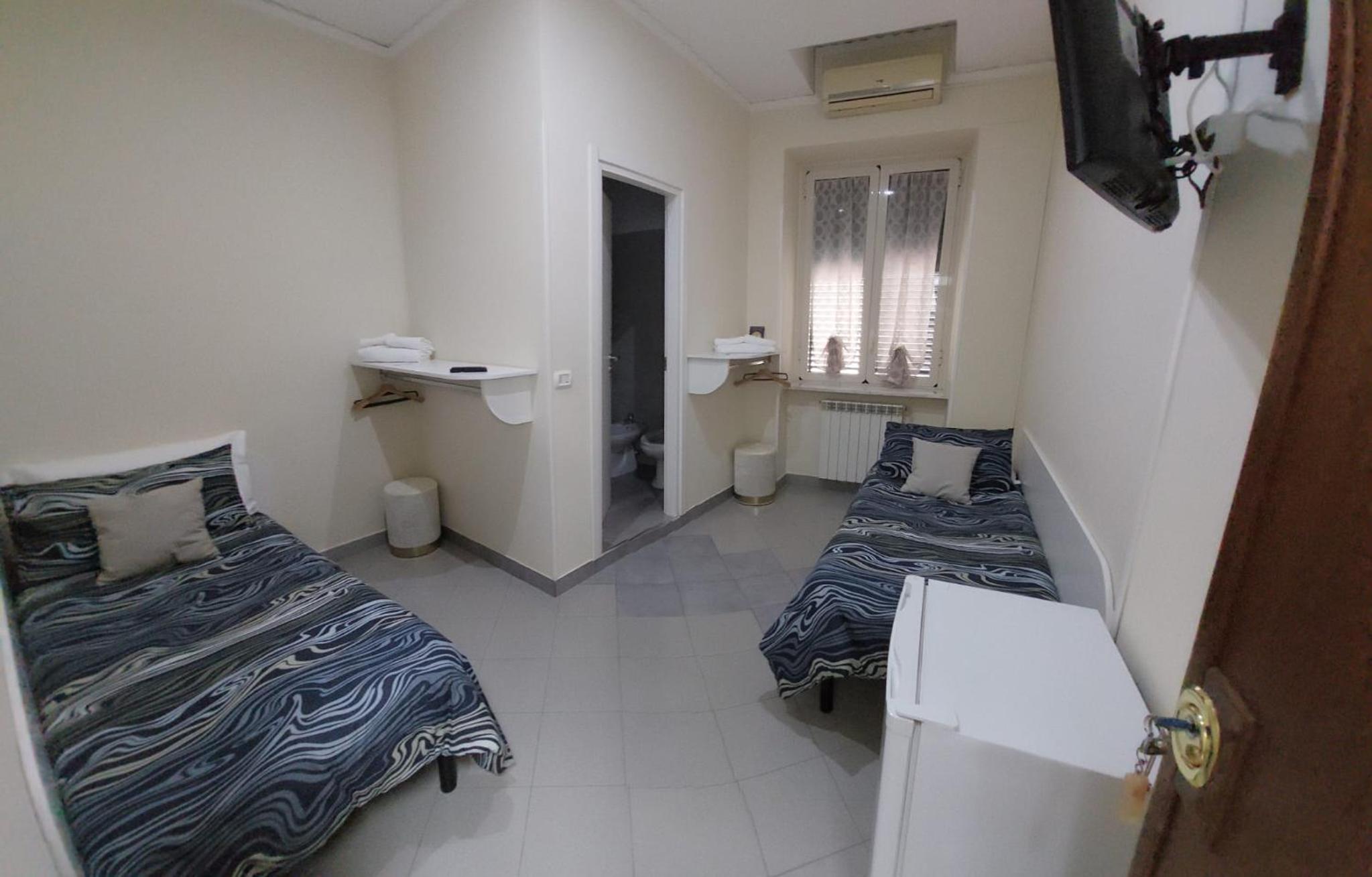 Twin Room with Private Bathroom