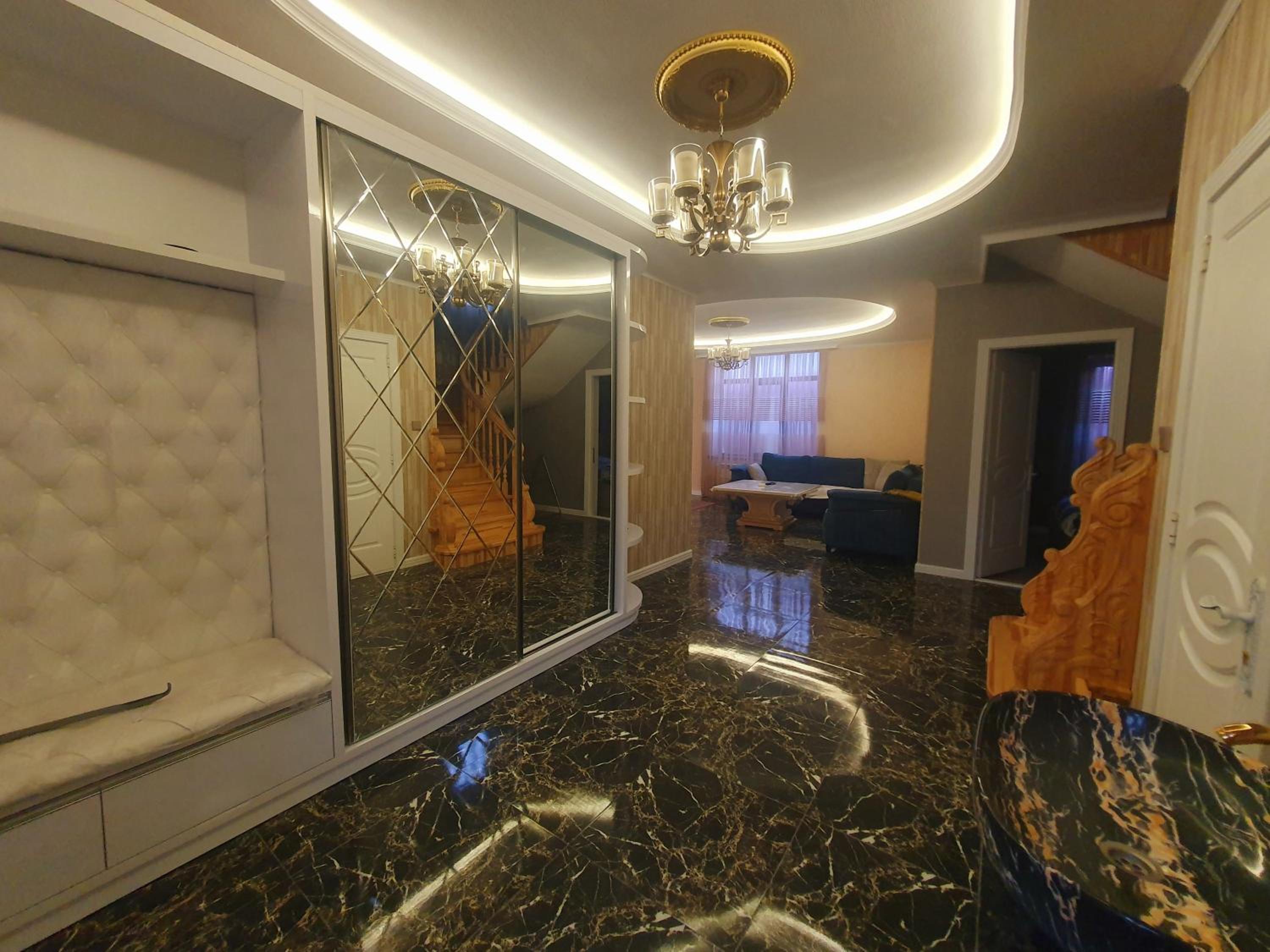 Villa photo 1