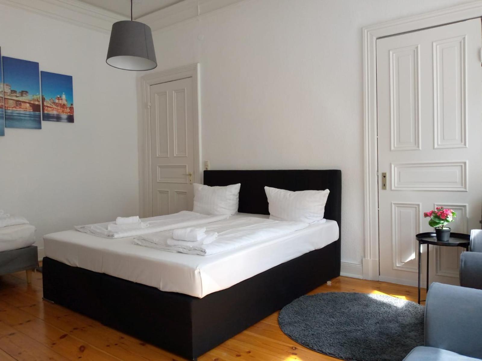 Three-Bedroom Apartment - Photo 4