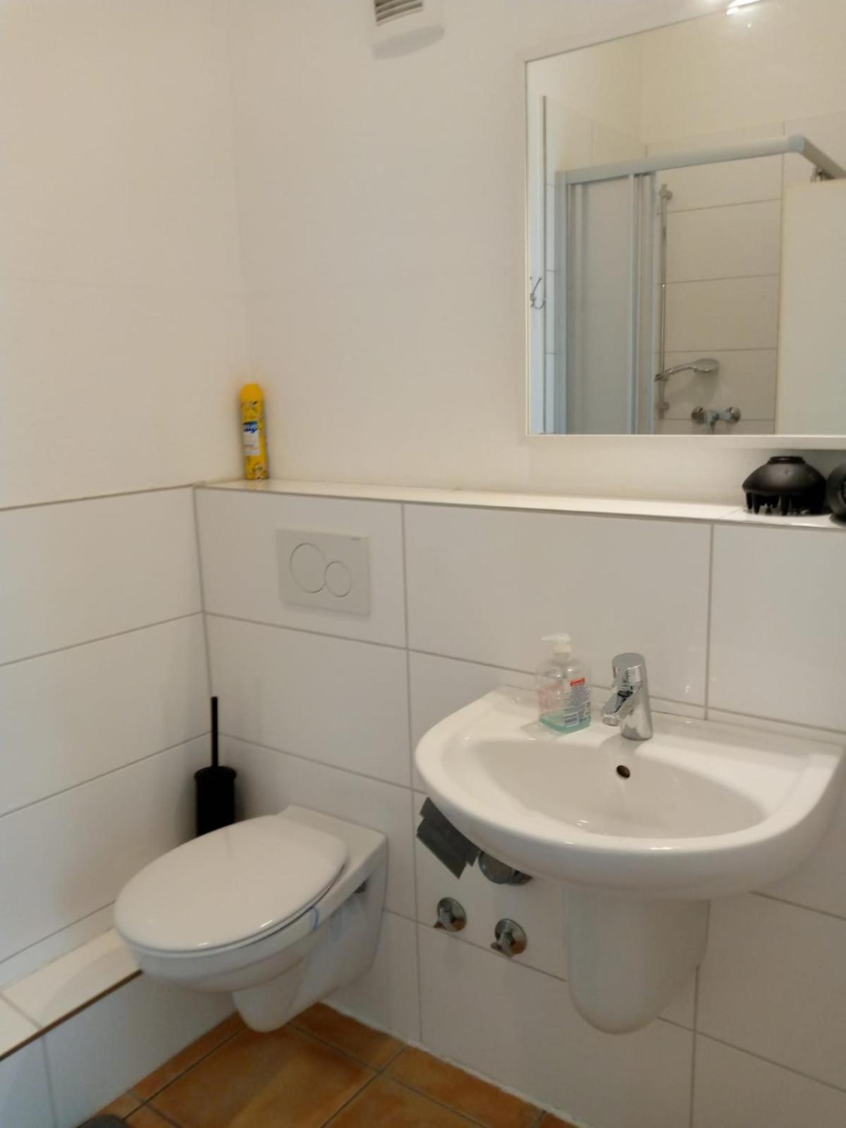 One-Bedroom Apartment - Photo 12