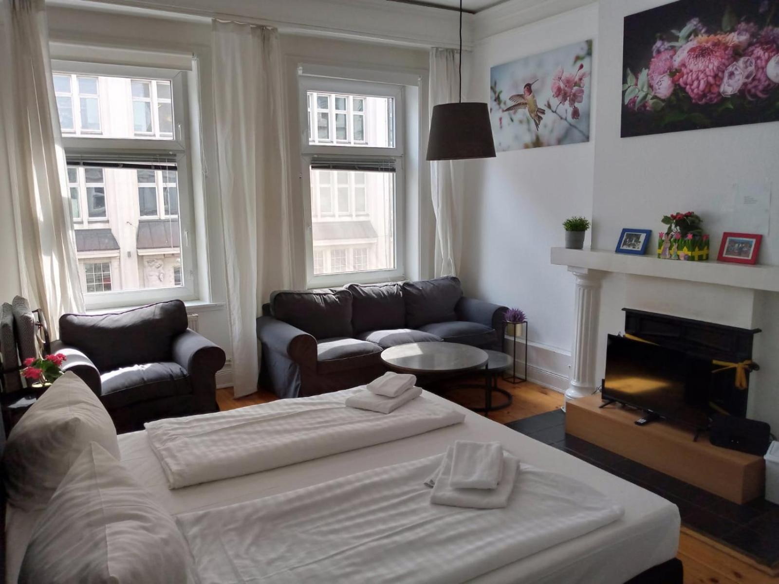 Three-Bedroom Apartment - Photo 35