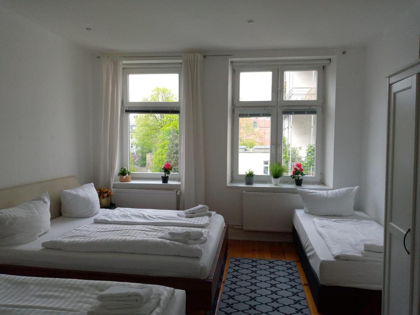 Three-Bedroom Apartment - Photo 33