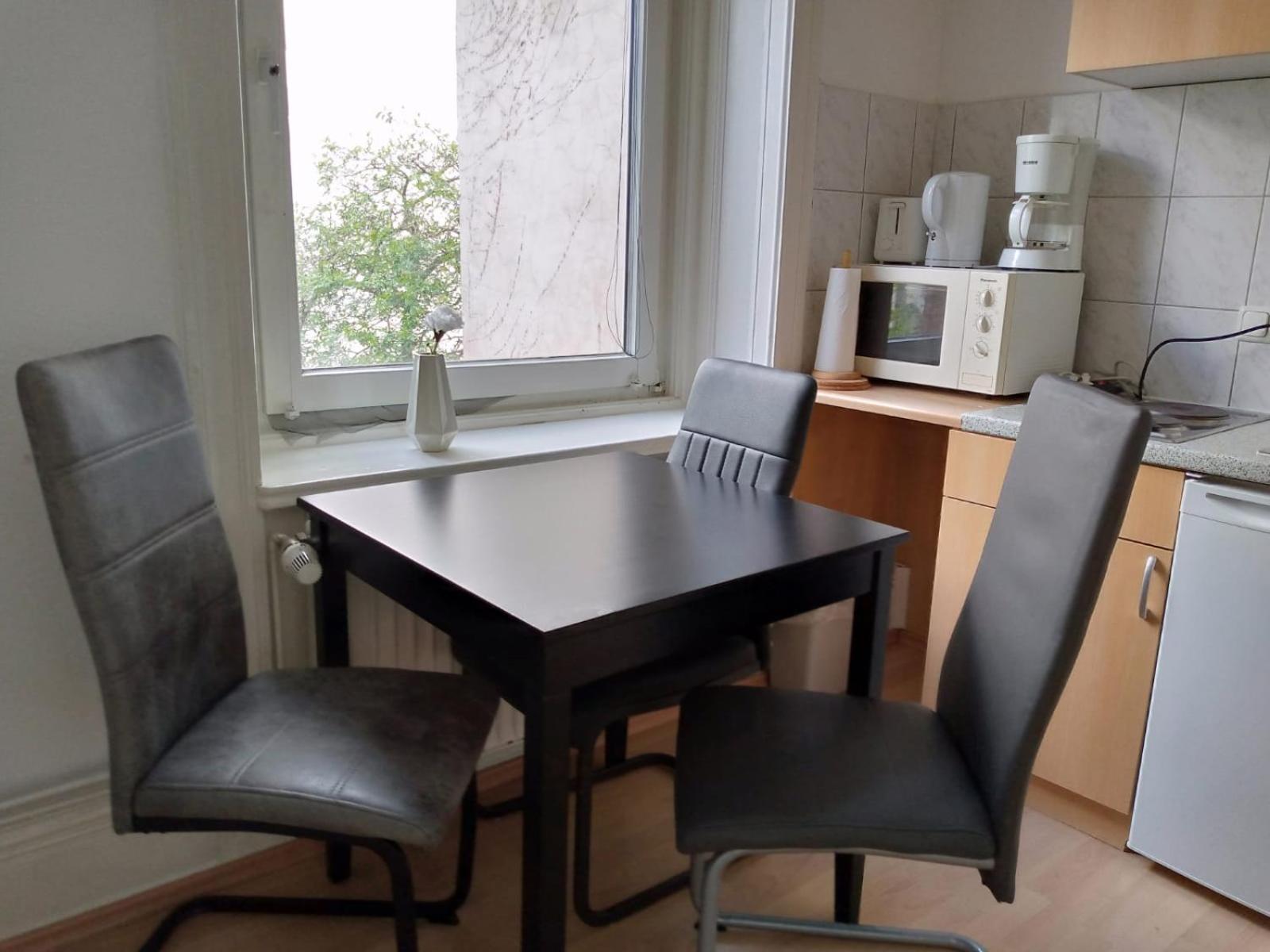 One-Bedroom Apartment - Photo 6