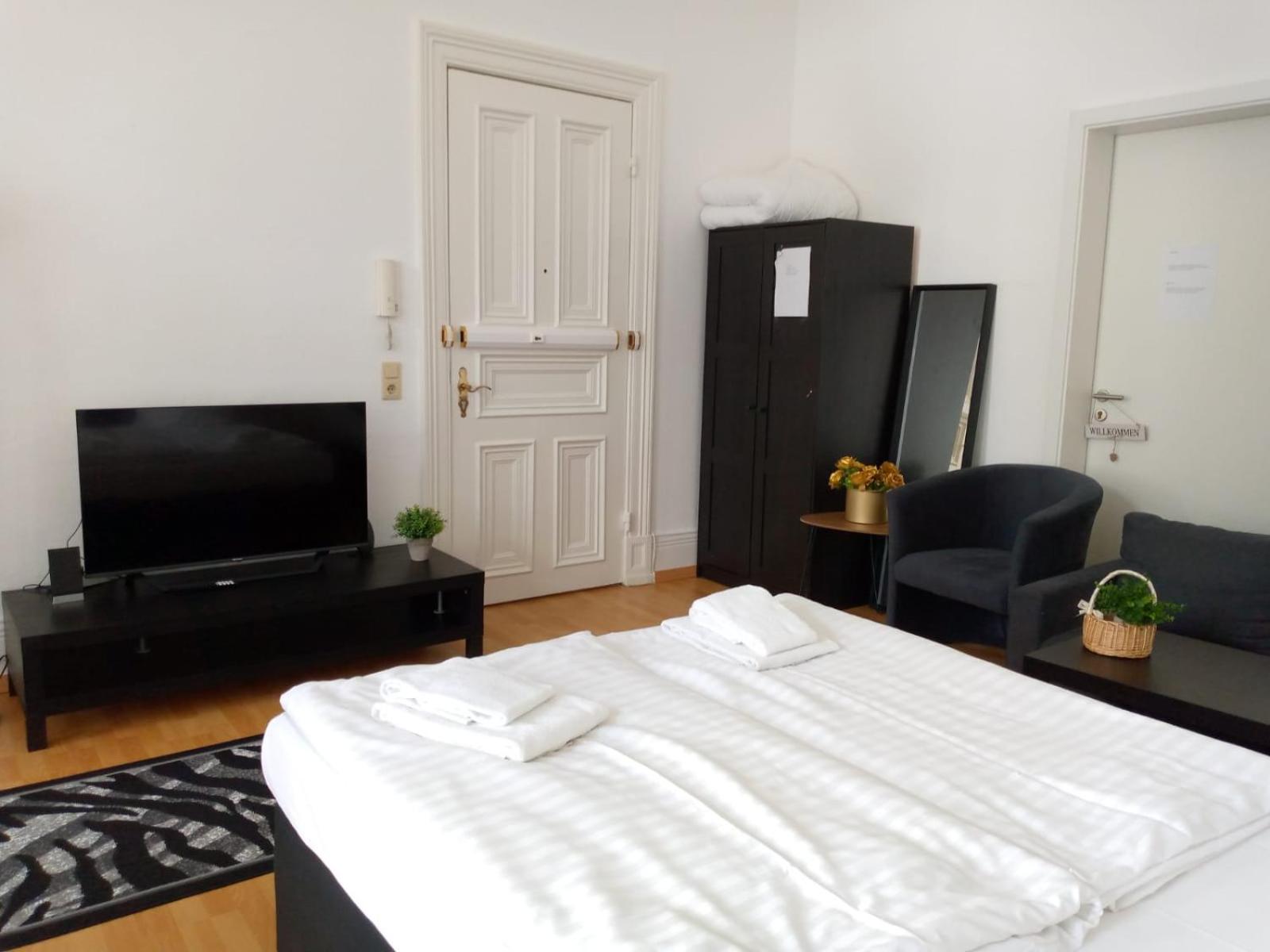One-Bedroom Apartment - Photo 8