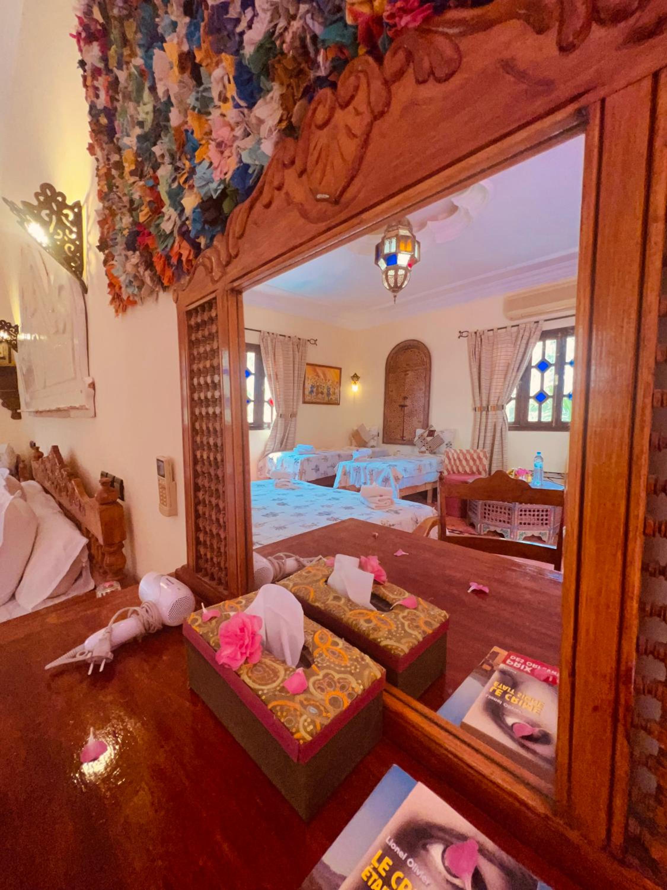 Family Room with Garden View - Photo 3