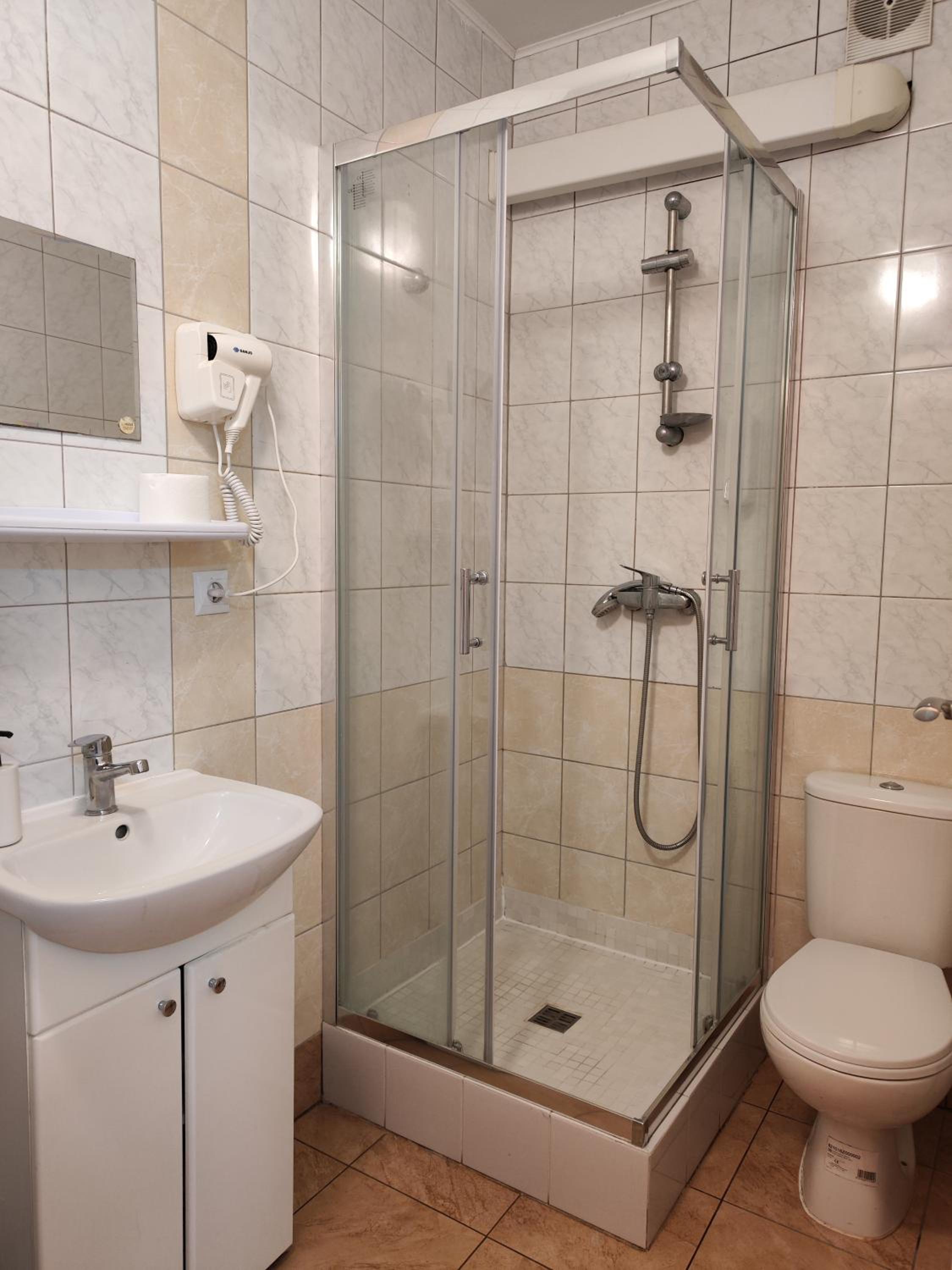 Double Room with Private Bathroom photo 2