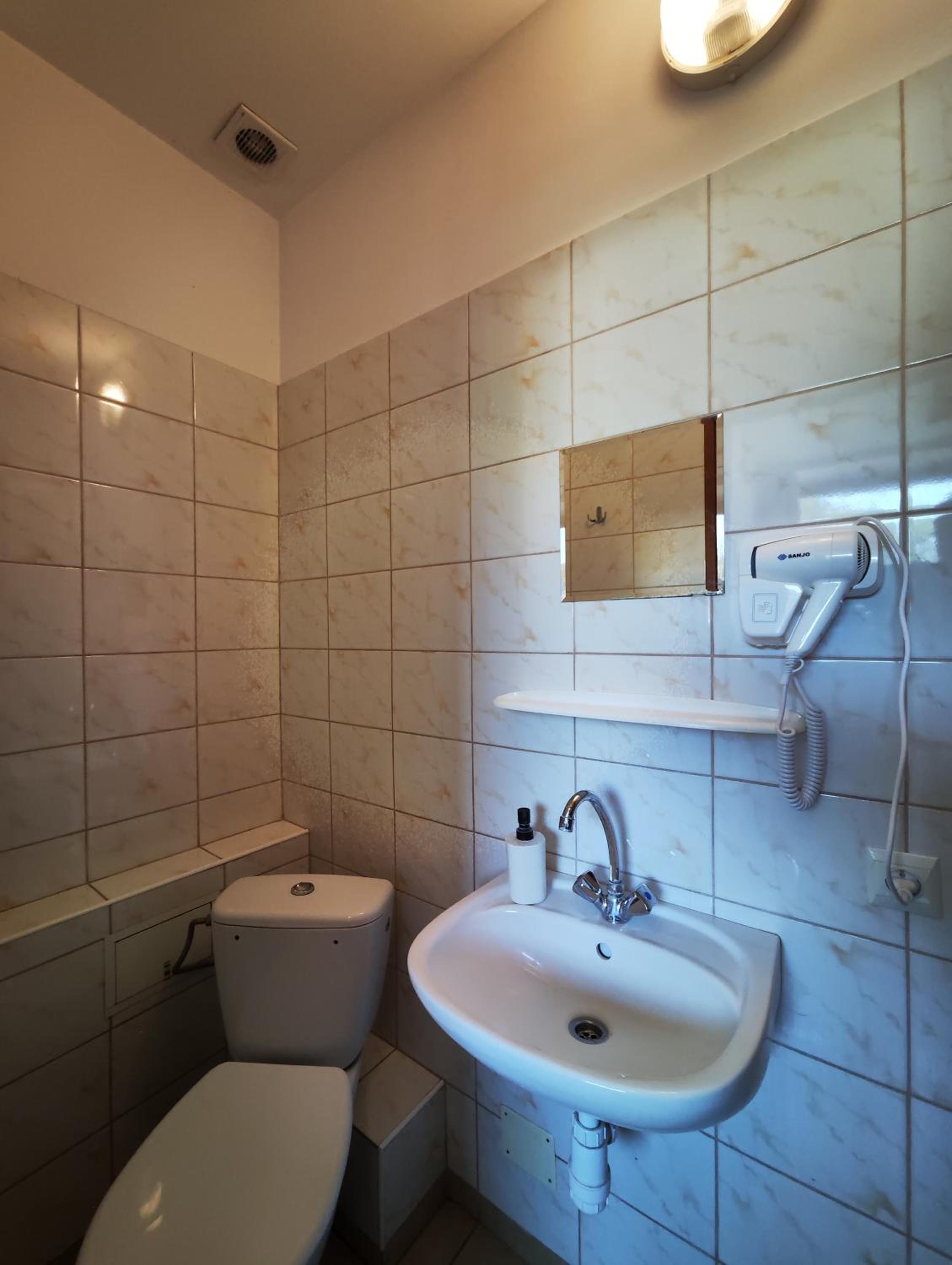 Double Room with Private Bathroom photo 3