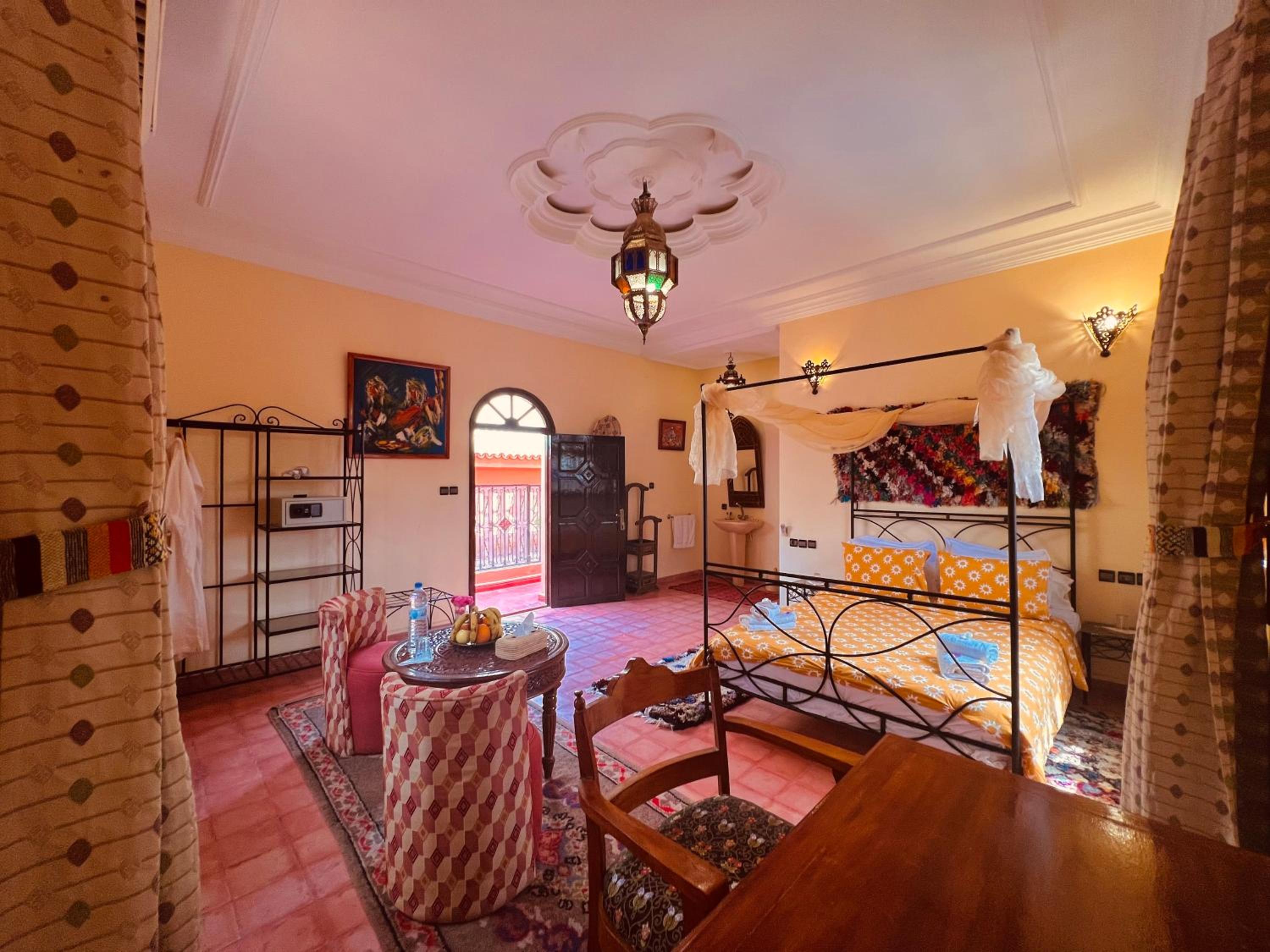 Double Room with Garden View - Photo 2