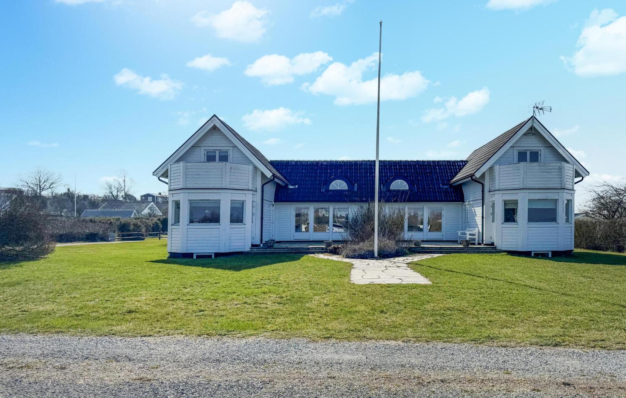 Five-Bedroom Holiday Home photo 1
