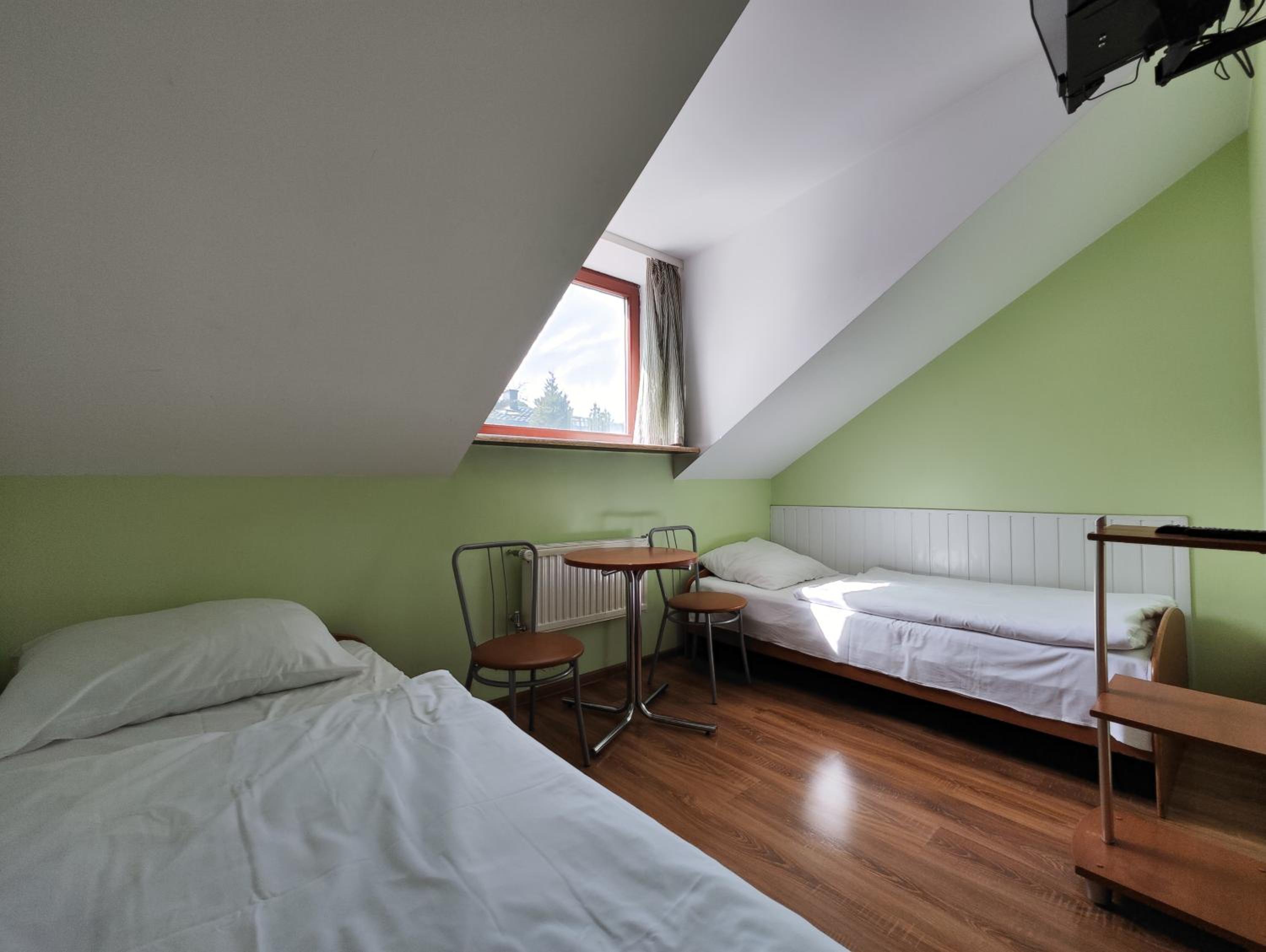 Double Room with Private Bathroom - Photo 3