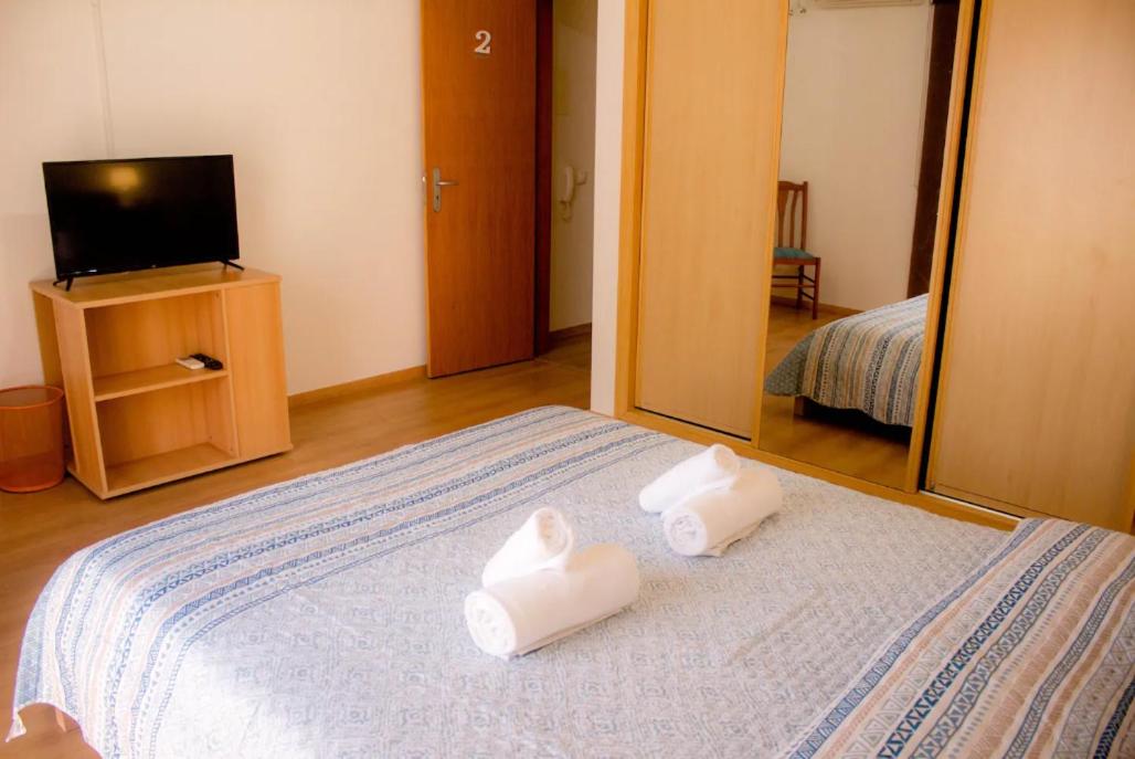 Double Room with Shared Bathroom photo 3