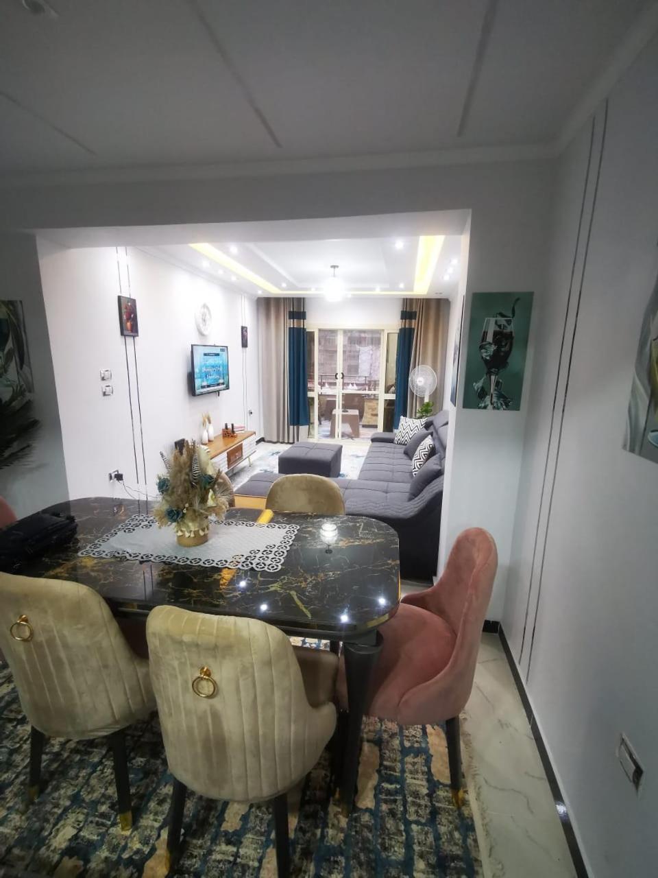 Three-Bedroom Apartment photo 2