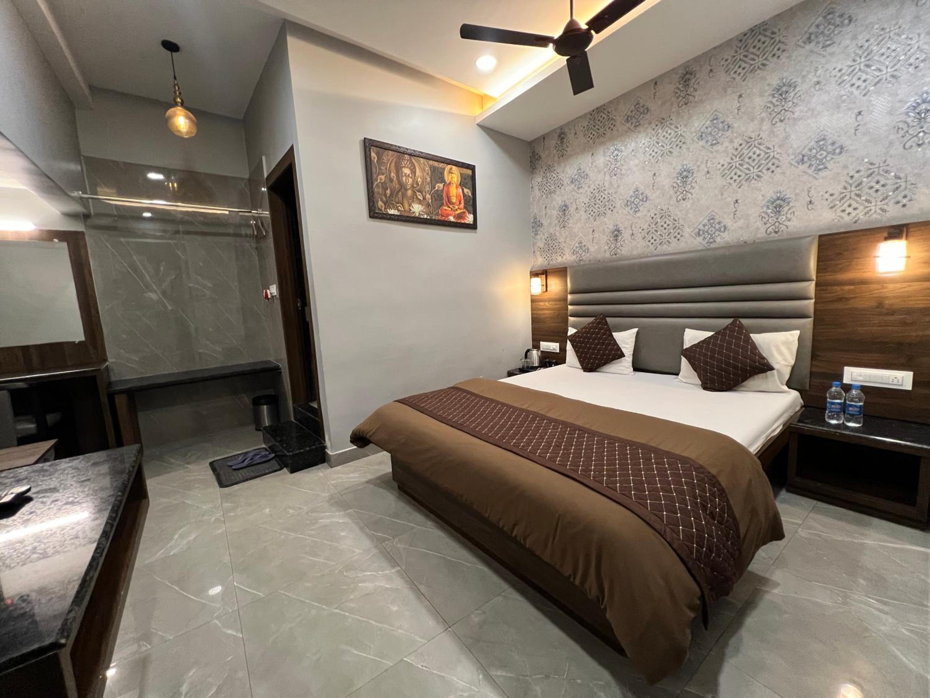 Superior Queen Room - Photo 8