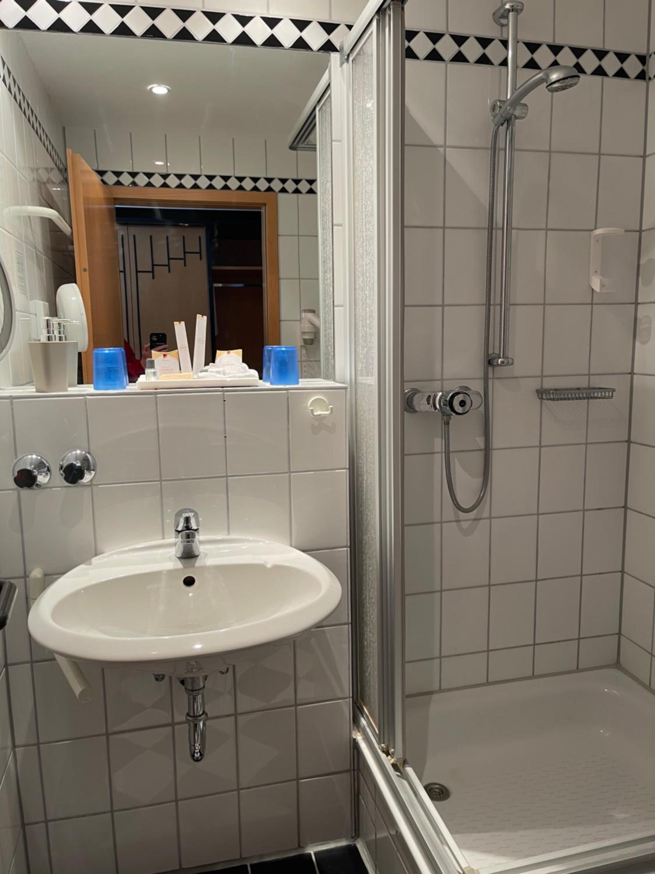 Deluxe Double Room with Balcony photo 3