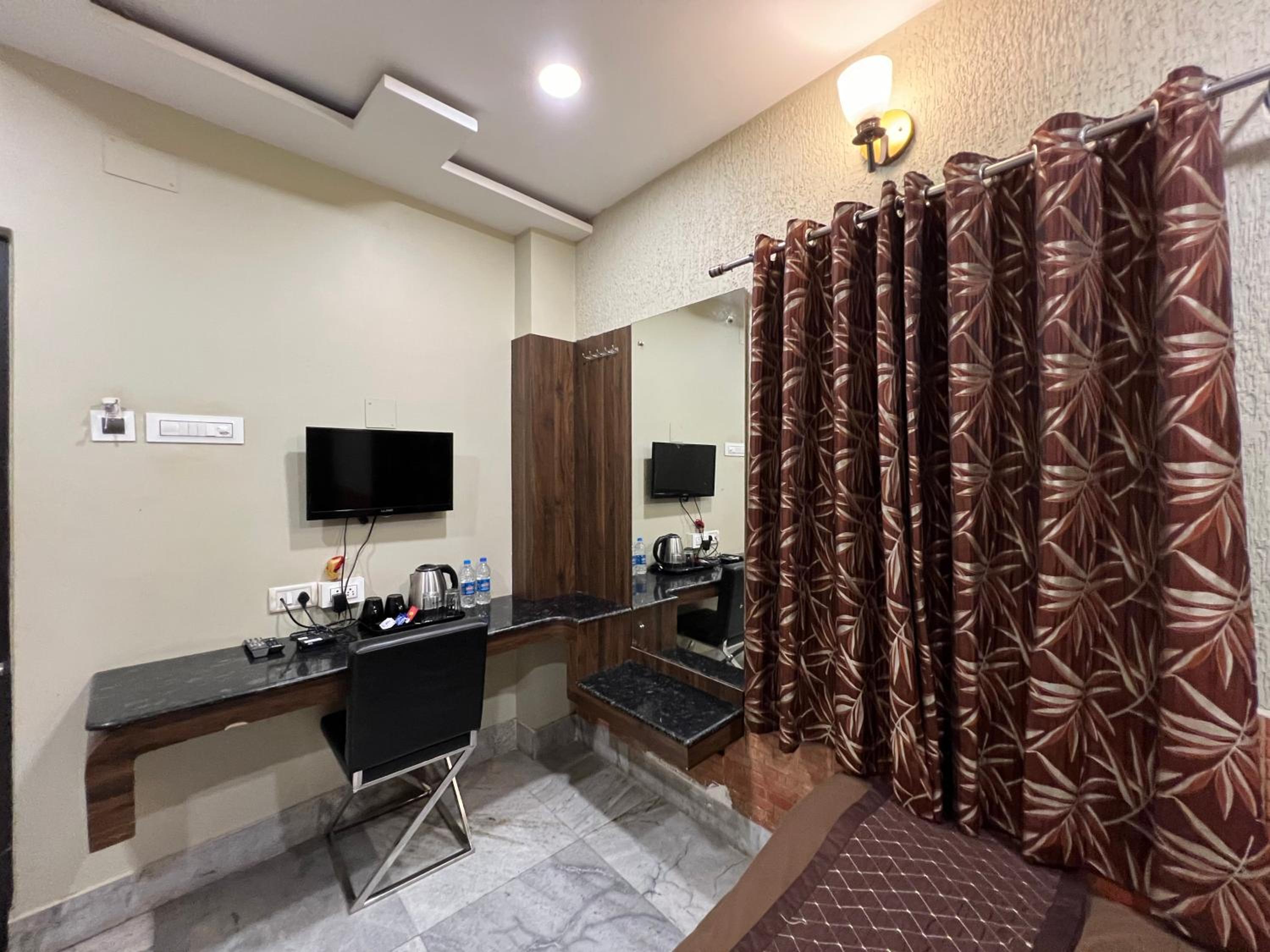 Queen Room - Photo 2