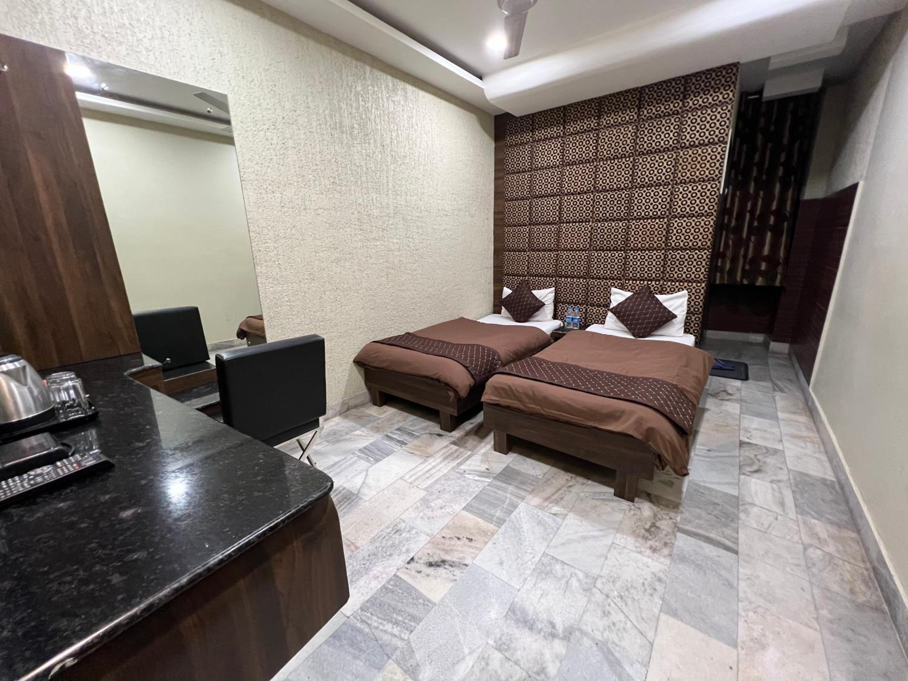Queen Room - Photo 3