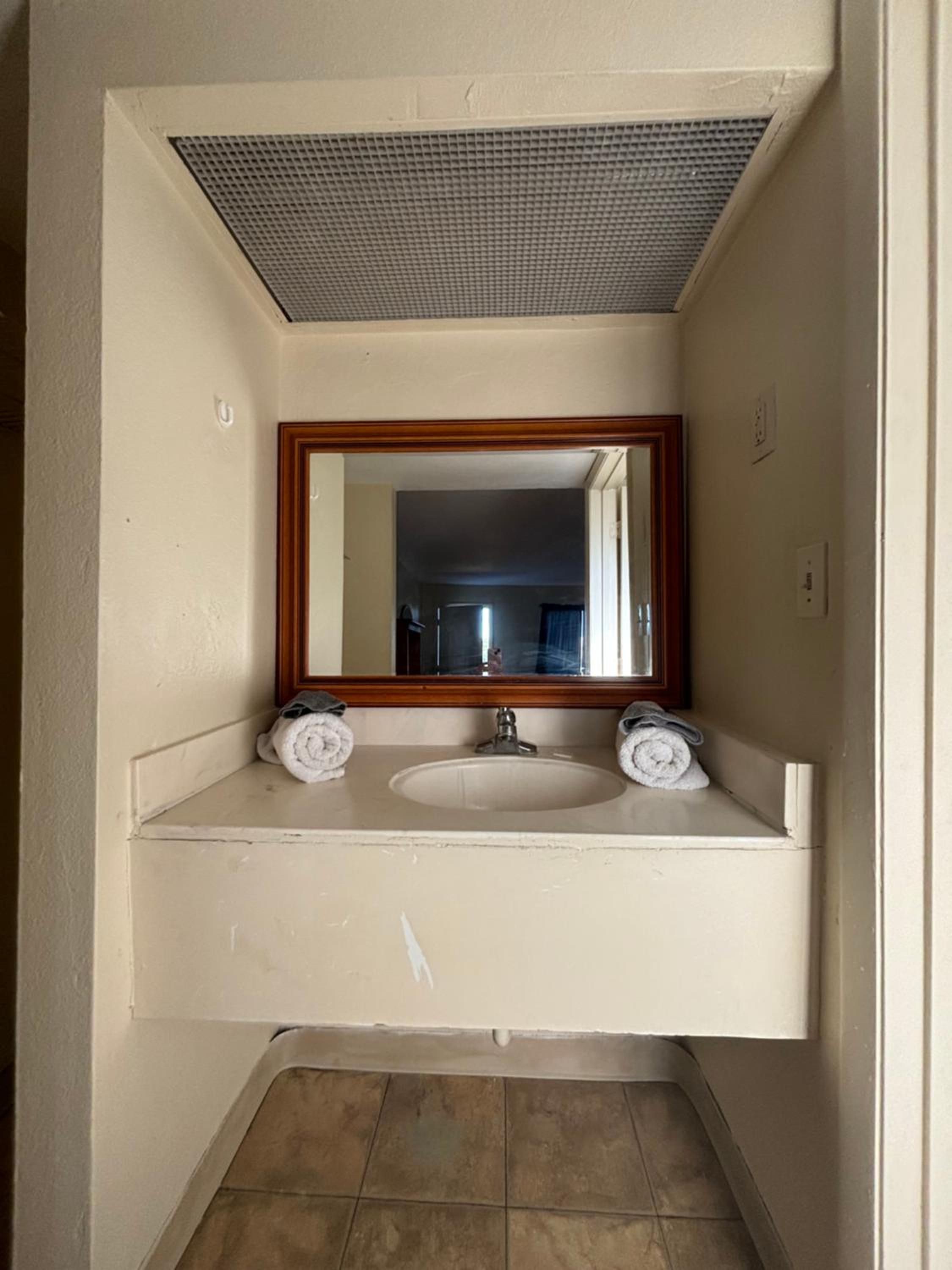 Standard King Room photo 2