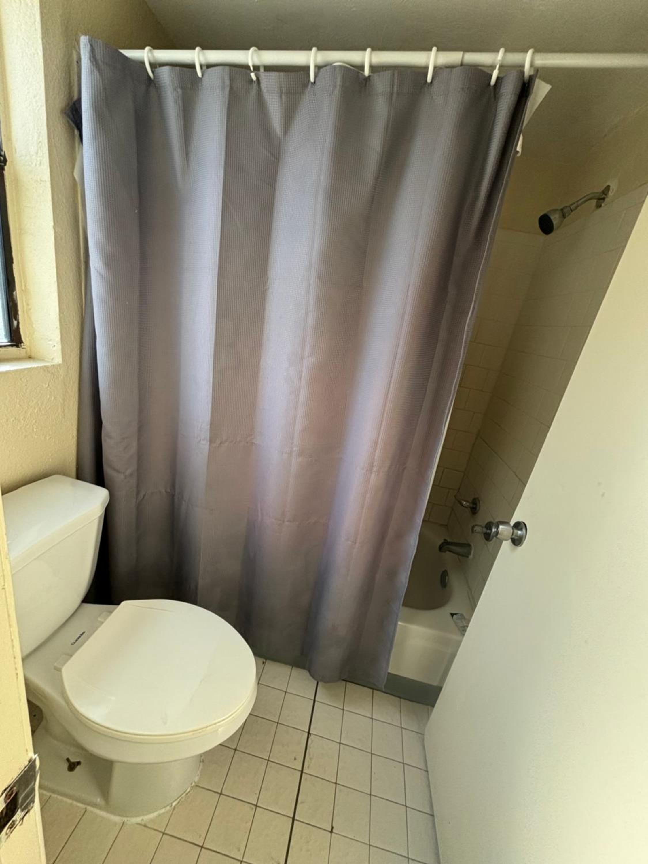 Standard King Room photo 3