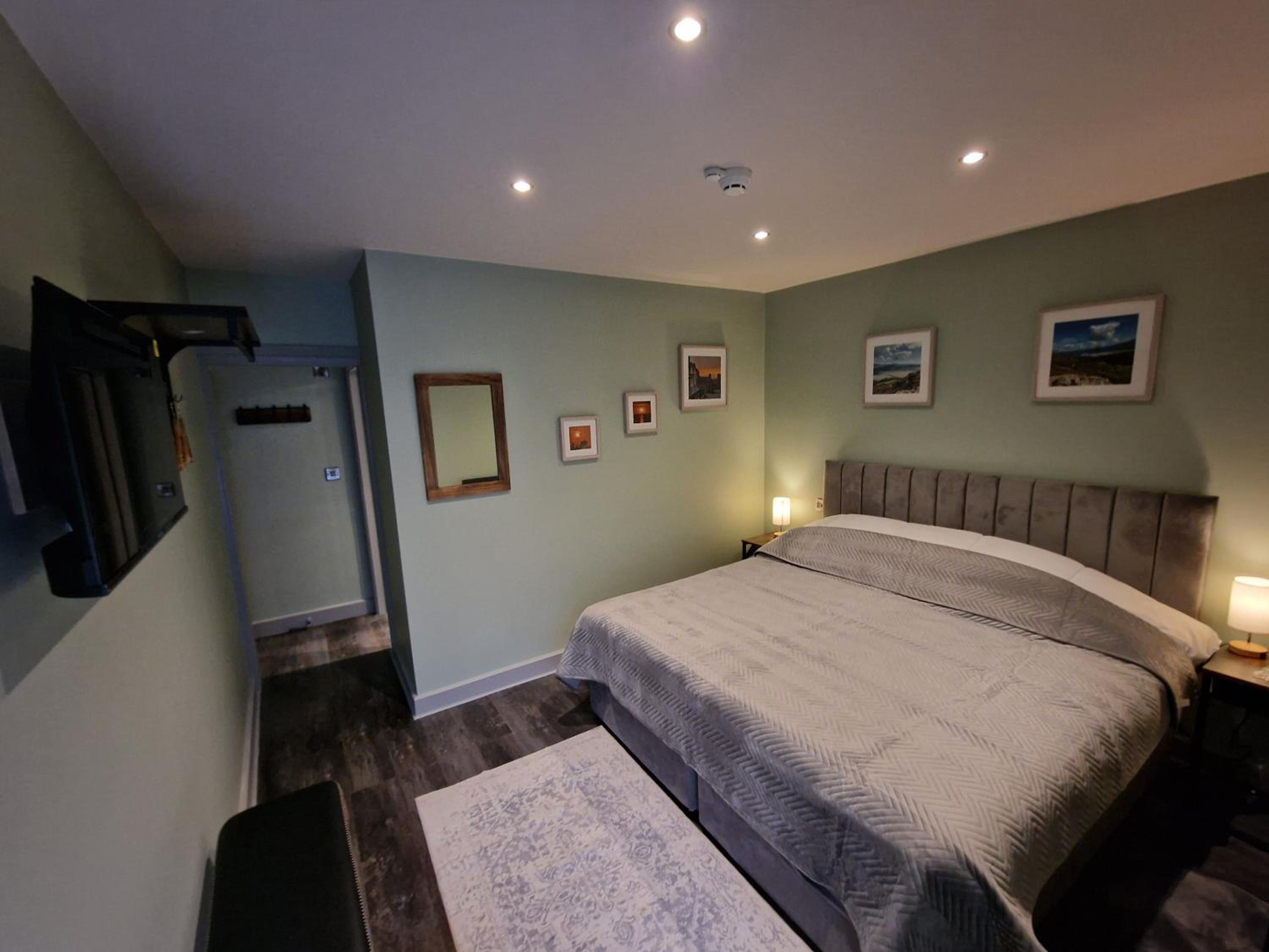 Double Room with Private Bathroom
