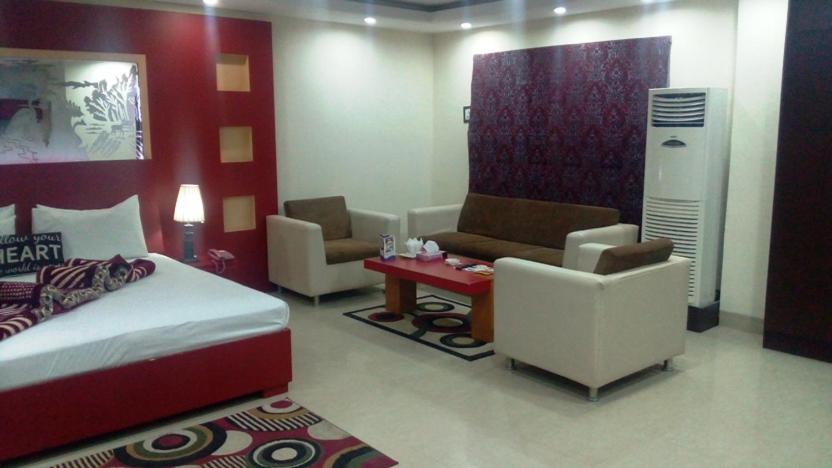 Deluxe King Suite