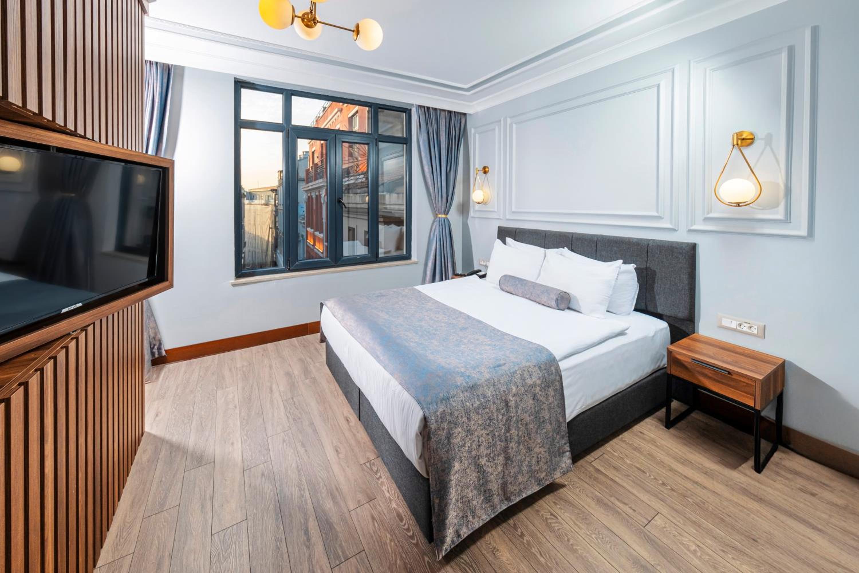 Family Suite with Kitchenette photo 2