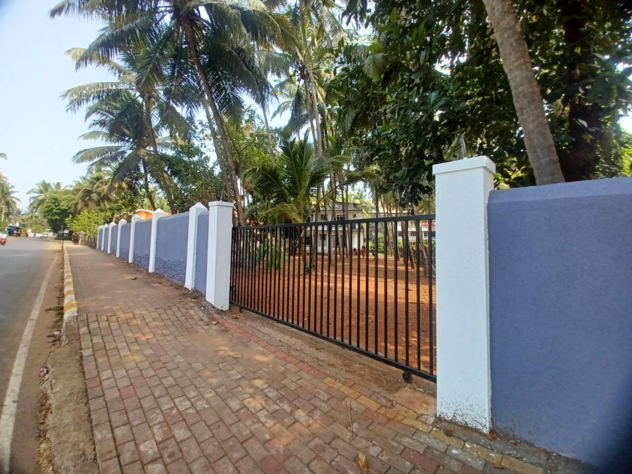 Deluxe Double Room with Balcony - Photo 13