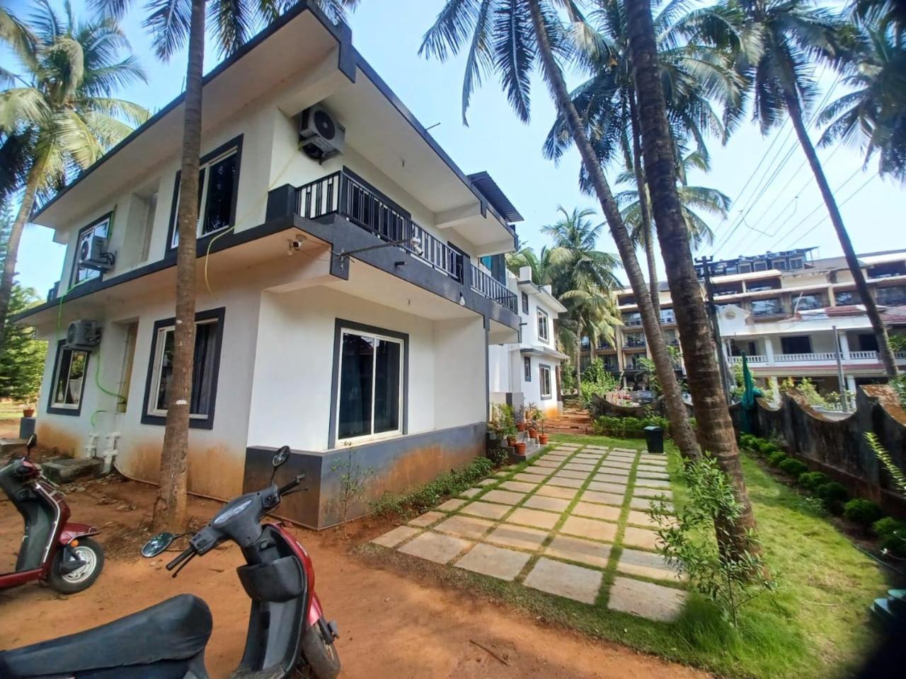 Deluxe Double Room with Balcony - Photo 10