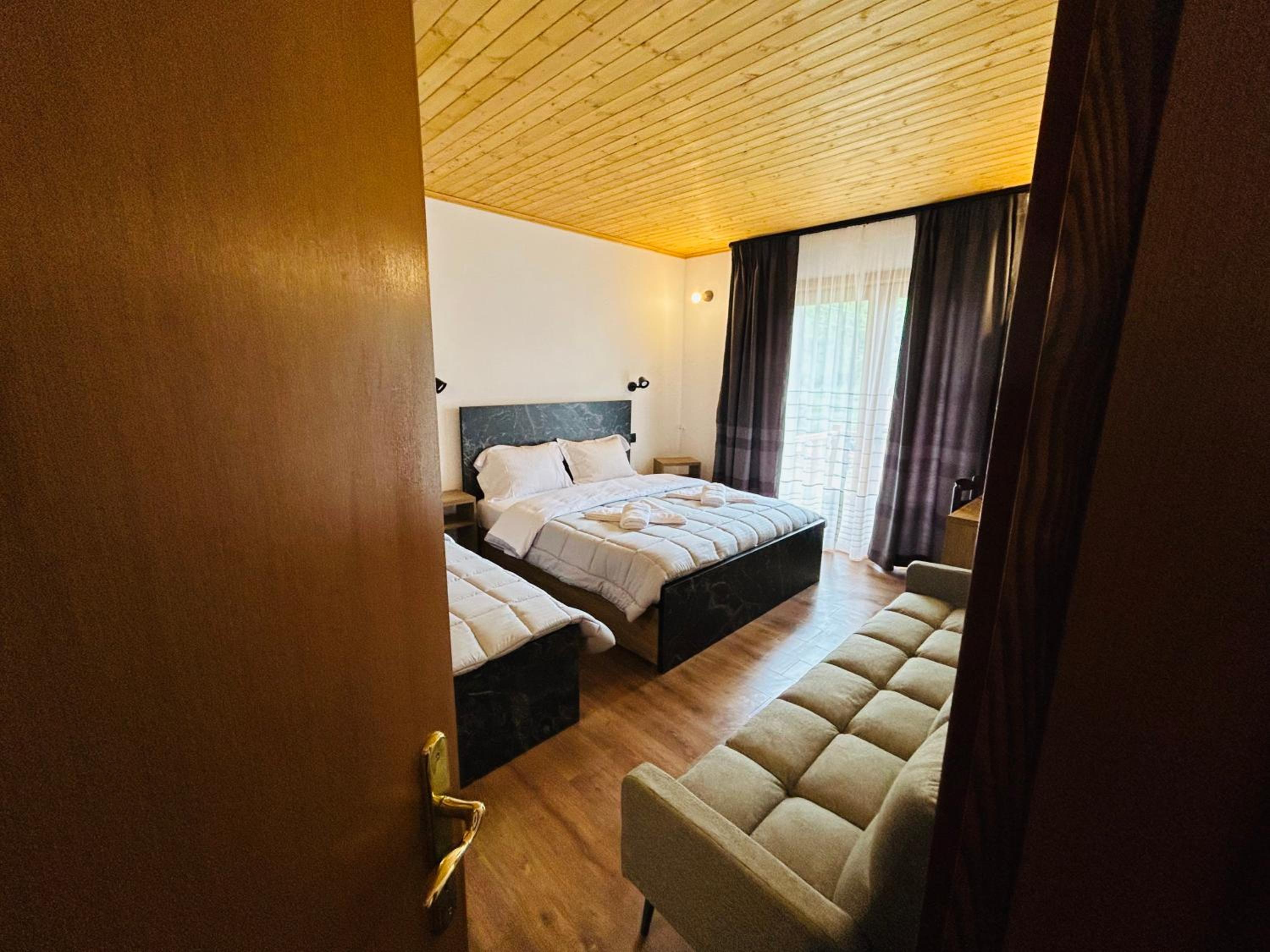 Triple Room with Mountain View