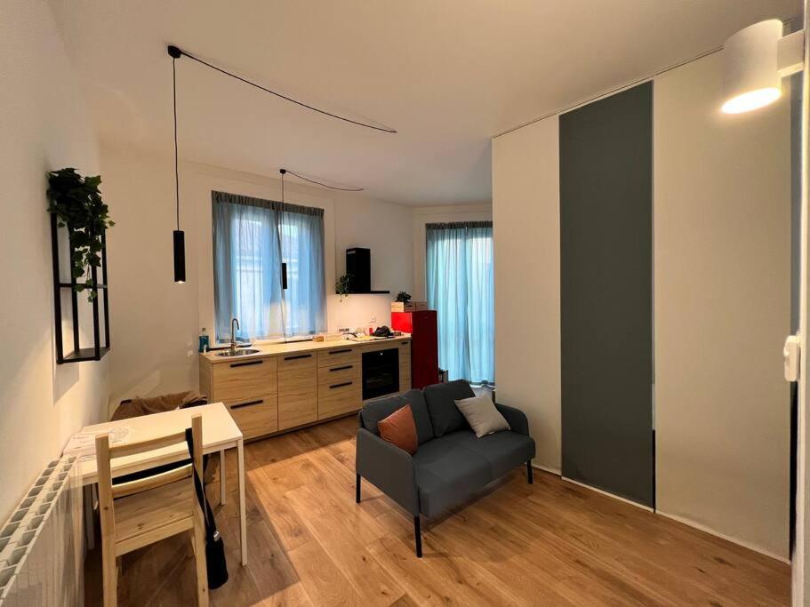 One-Bedroom Apartment photo 3