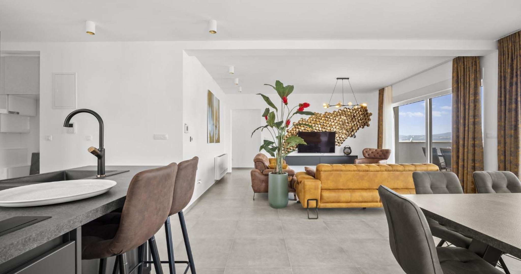 Three-Bedroom Deluxe Apartment