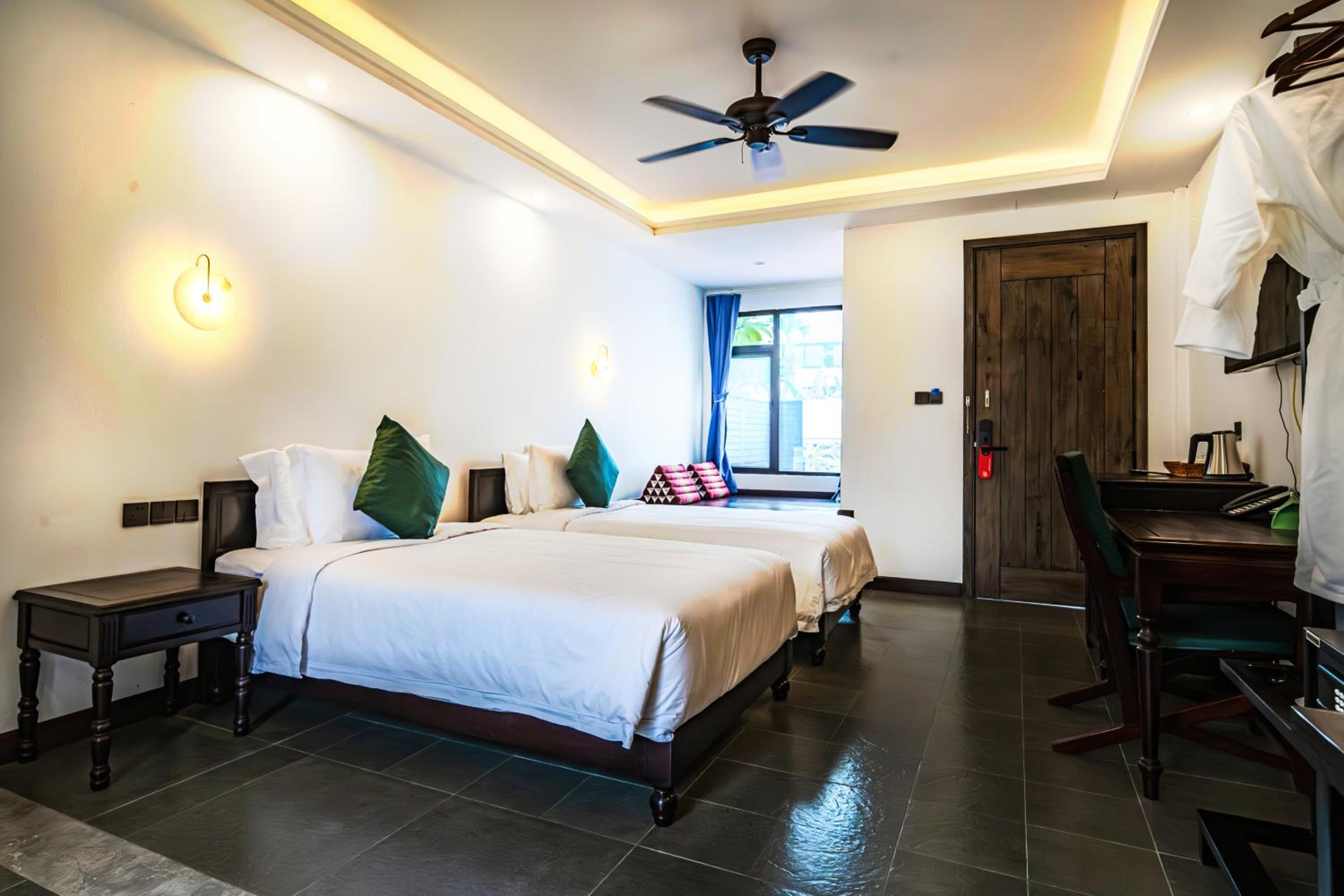 Deluxe Double or Twin Room with Spa Bath - Photo 5