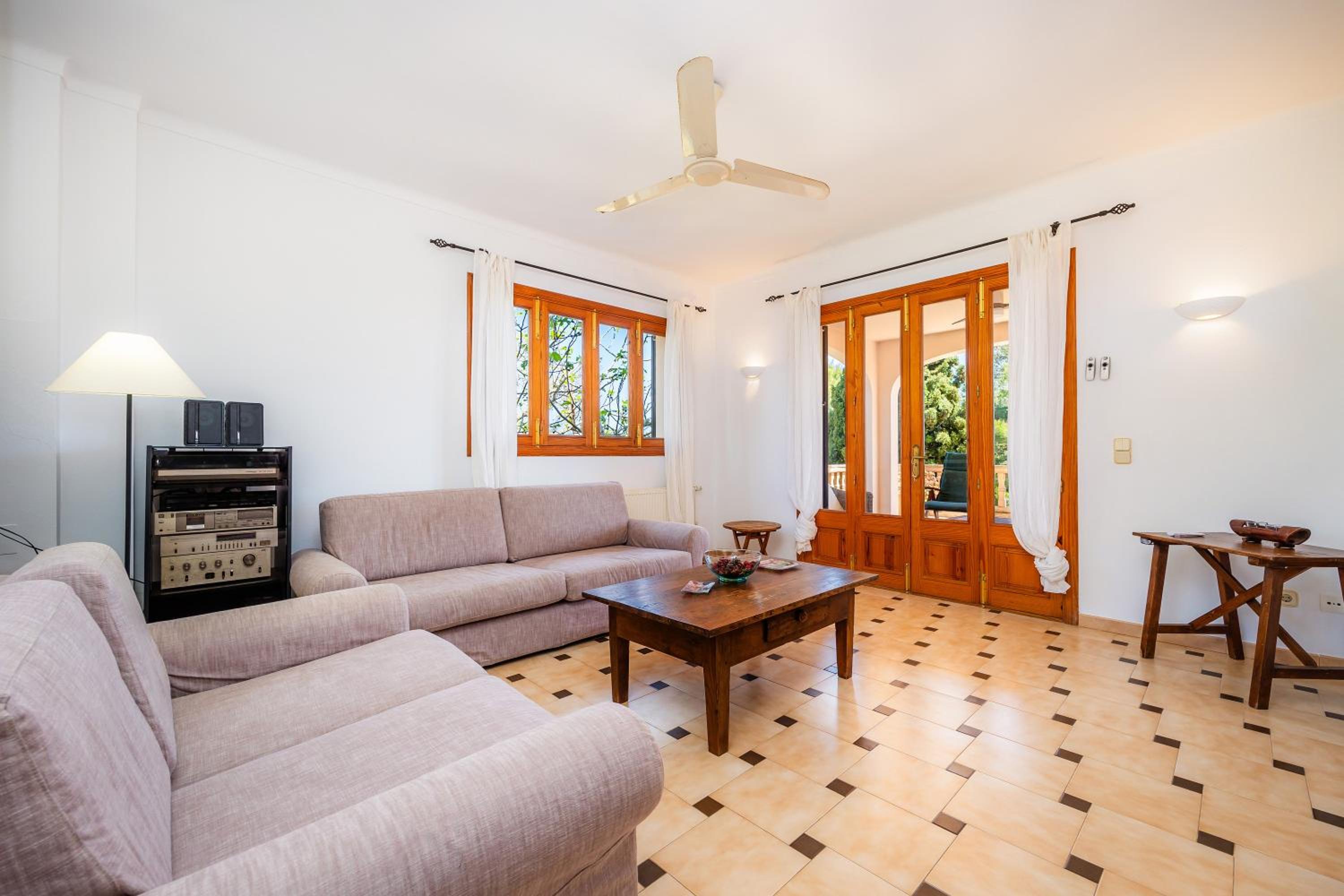 Villa con vistas al jardín