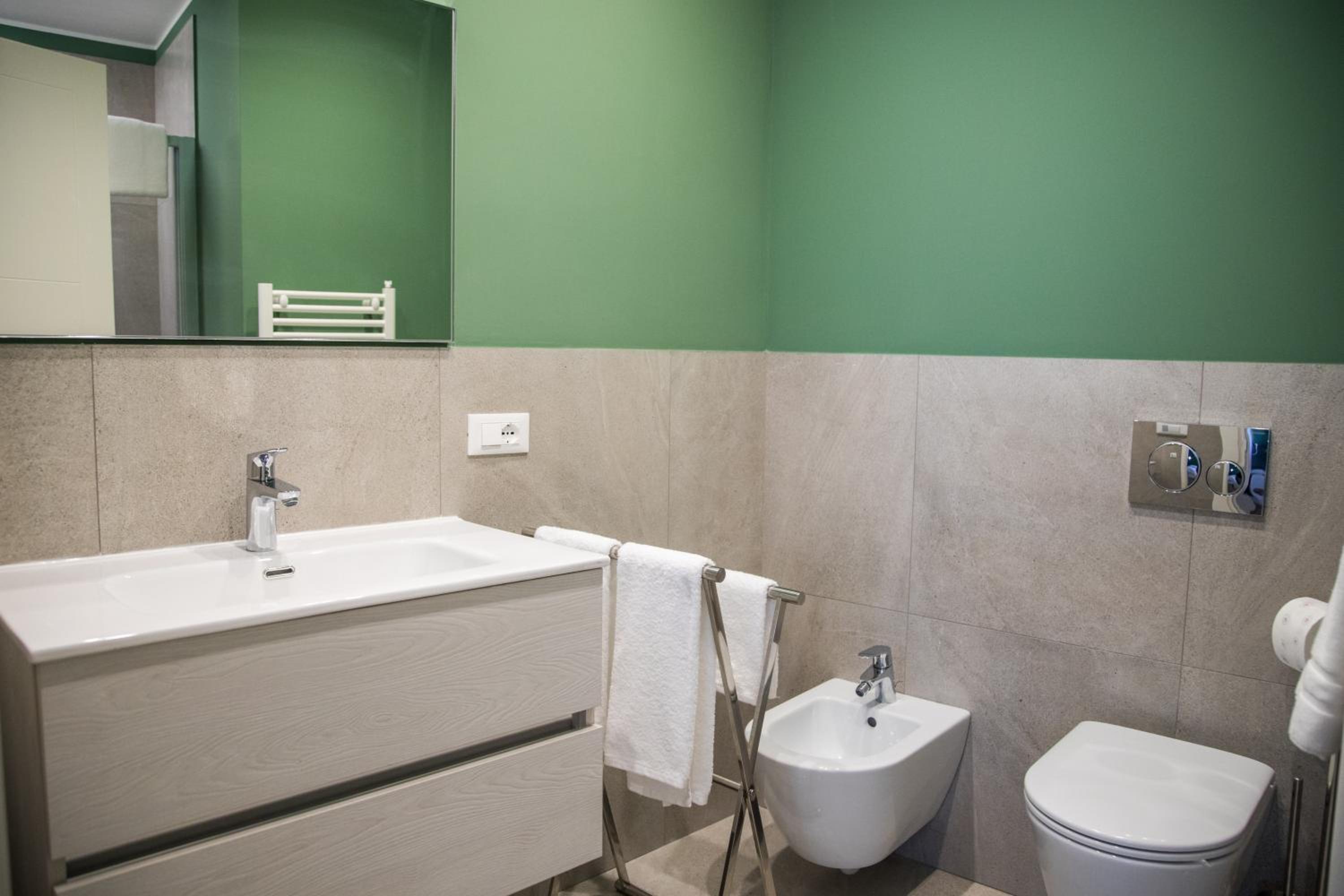 Triple Room with Balcony - Photo 7