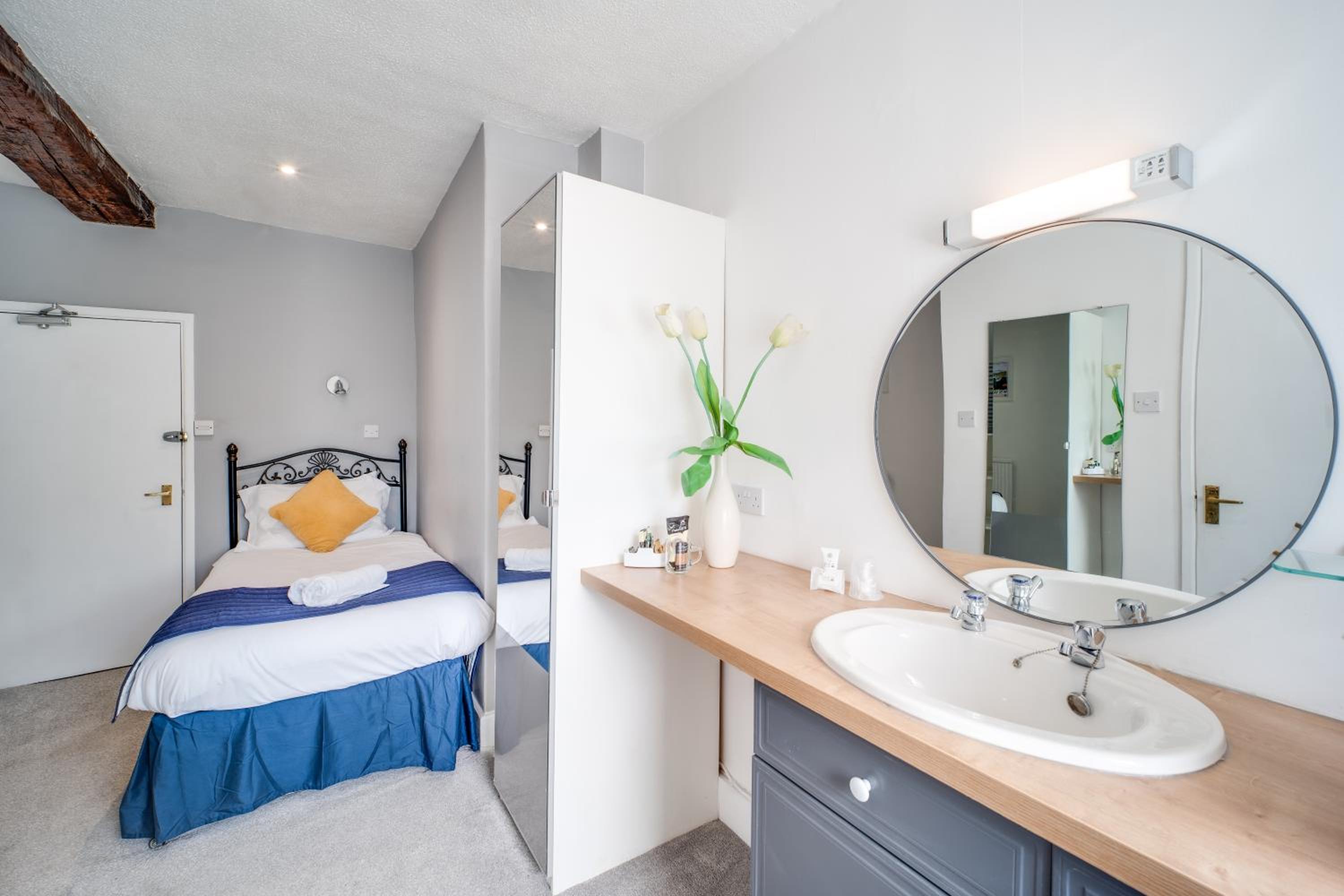 Single Room photo 3