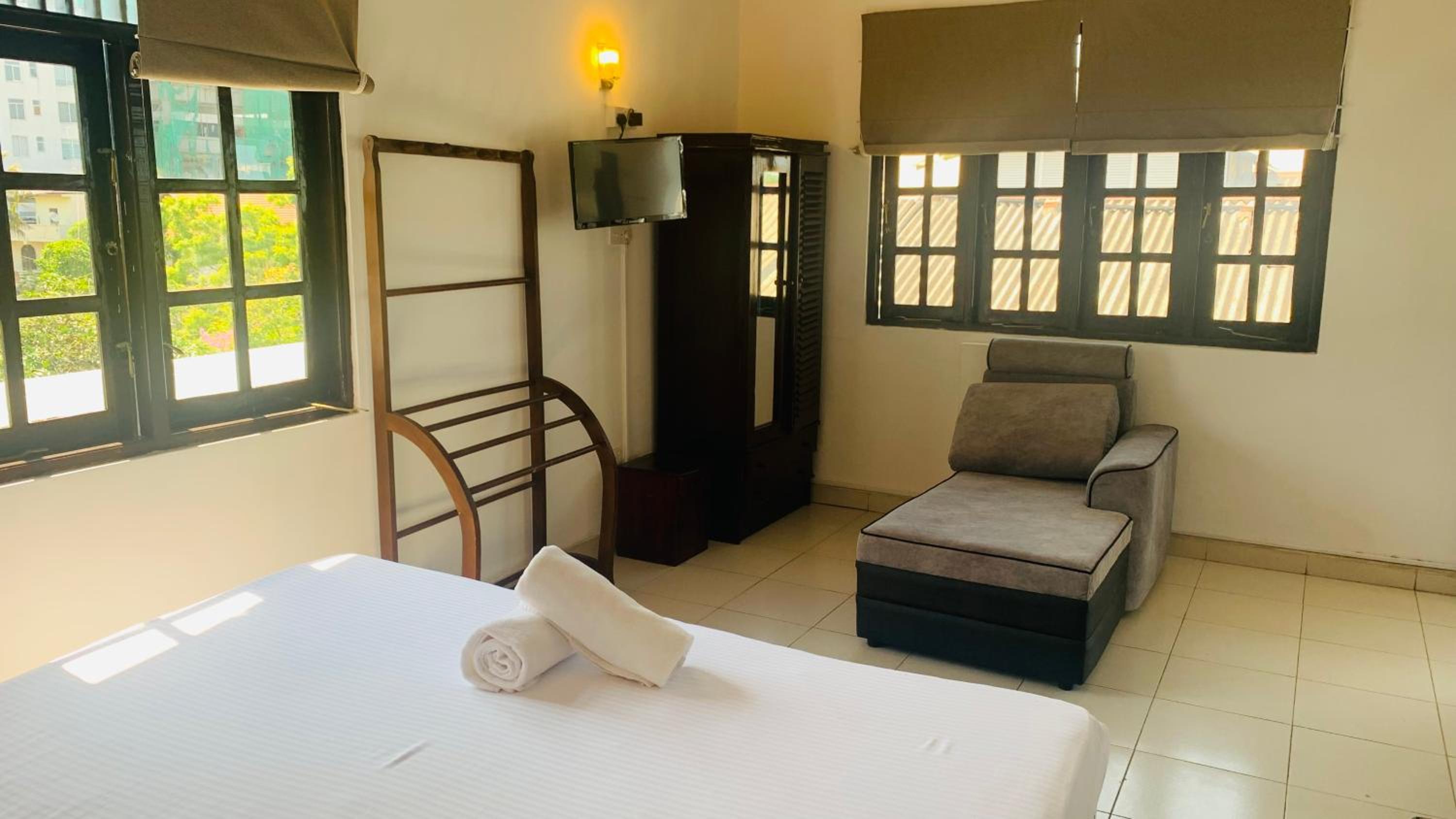One-Bedroom Apartment with Balcony photo 2