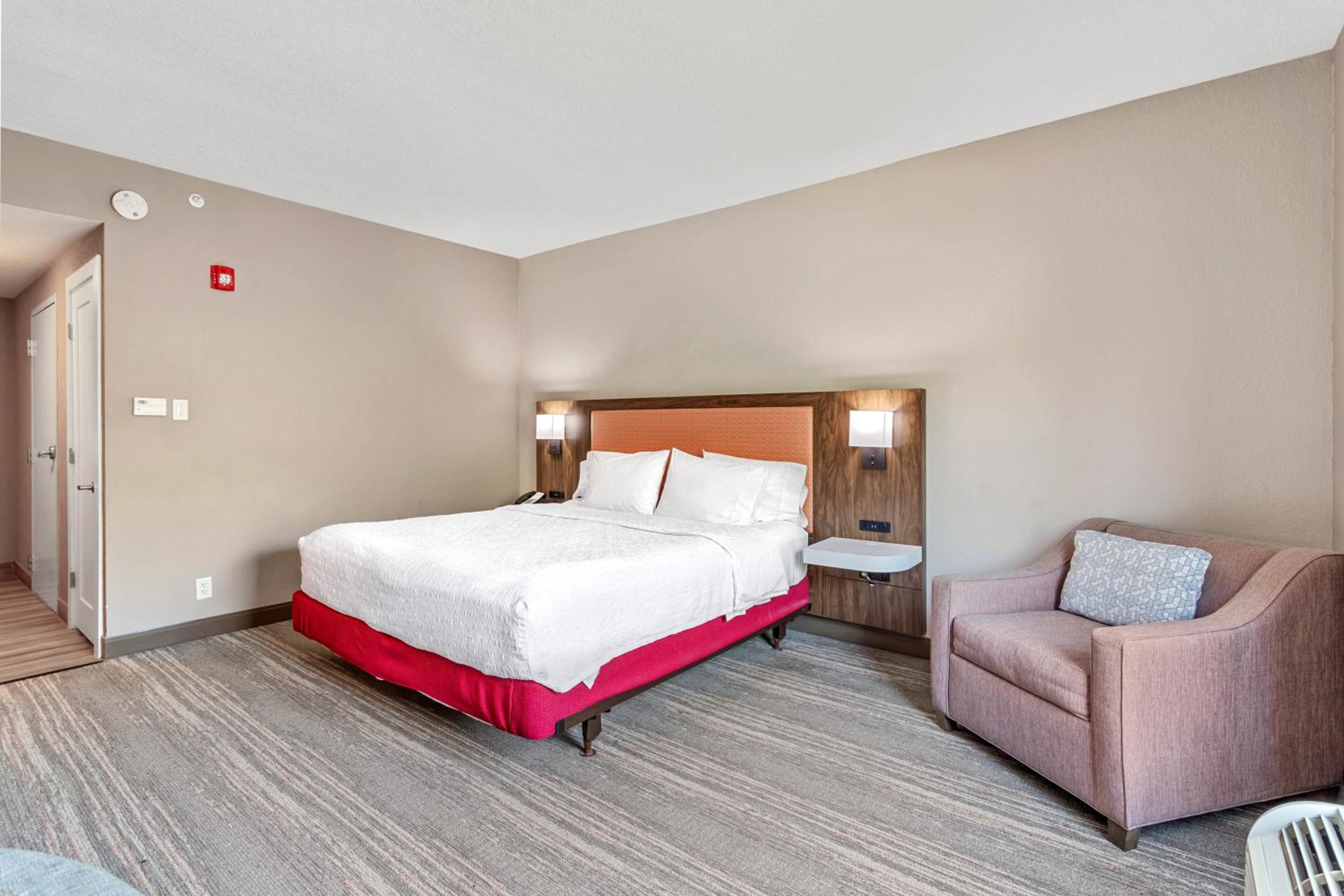 King Room with Roll-In Shower - Disability Access