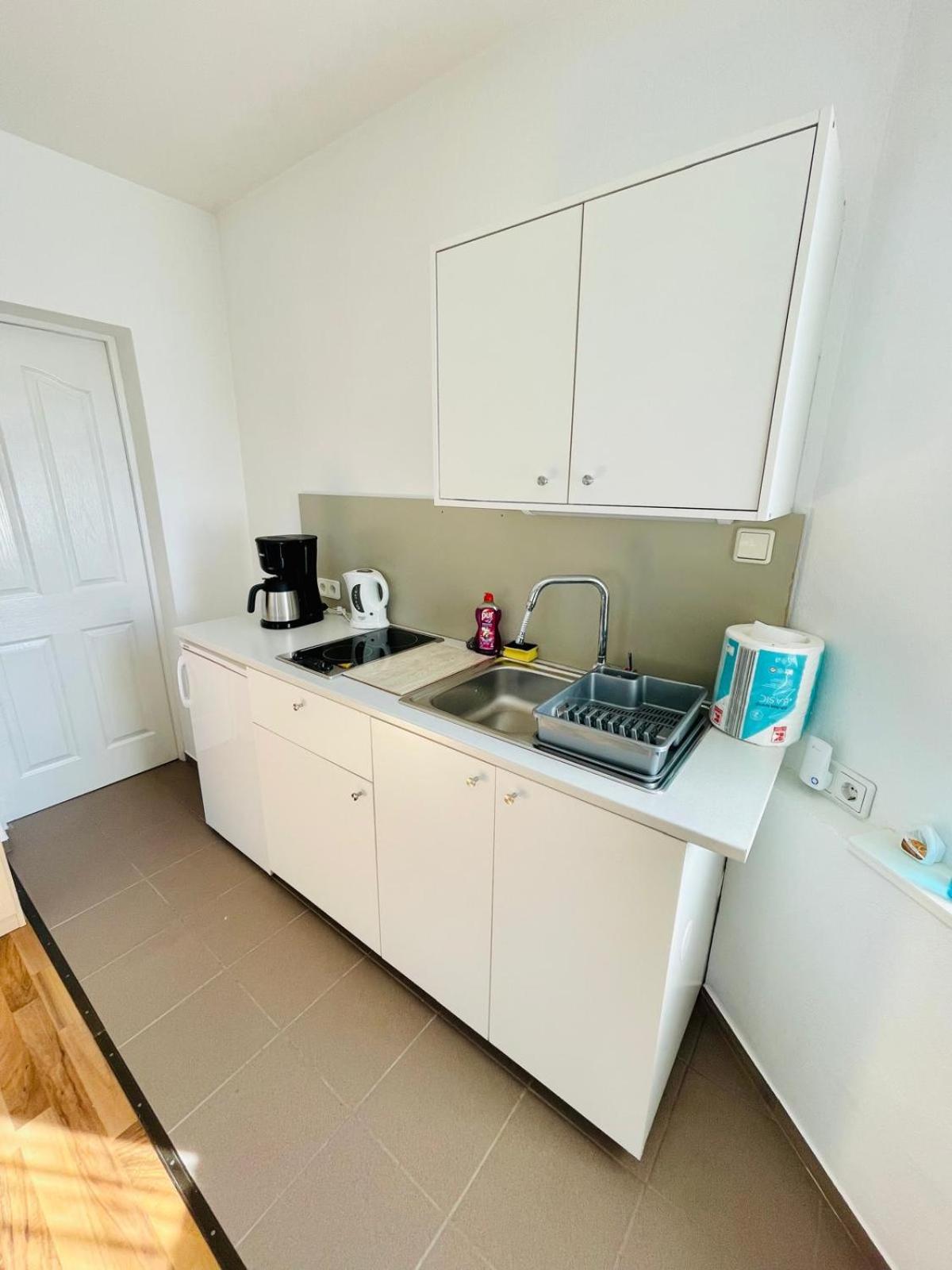 Small Double Room - Photo 4