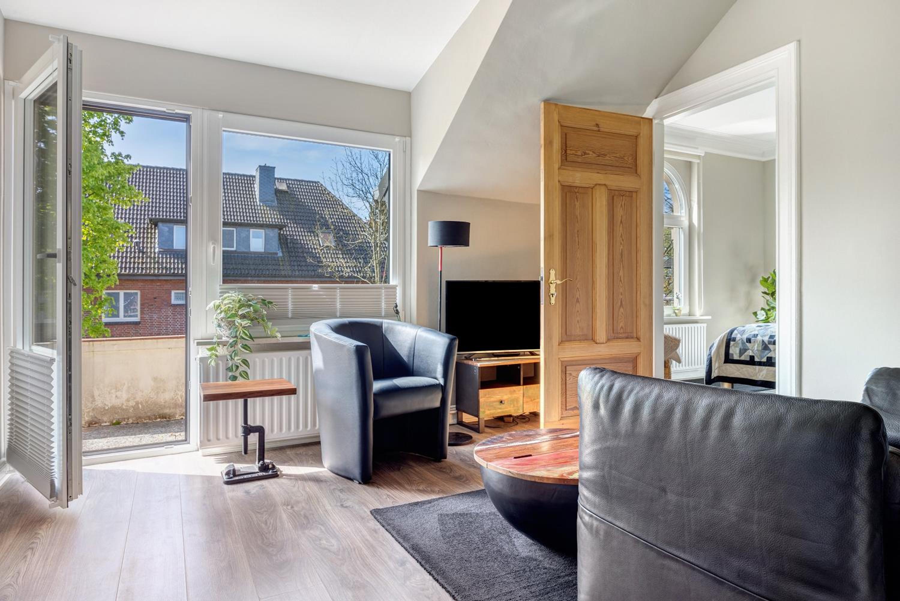 Superior One-Bedroom Apartment with Balcony