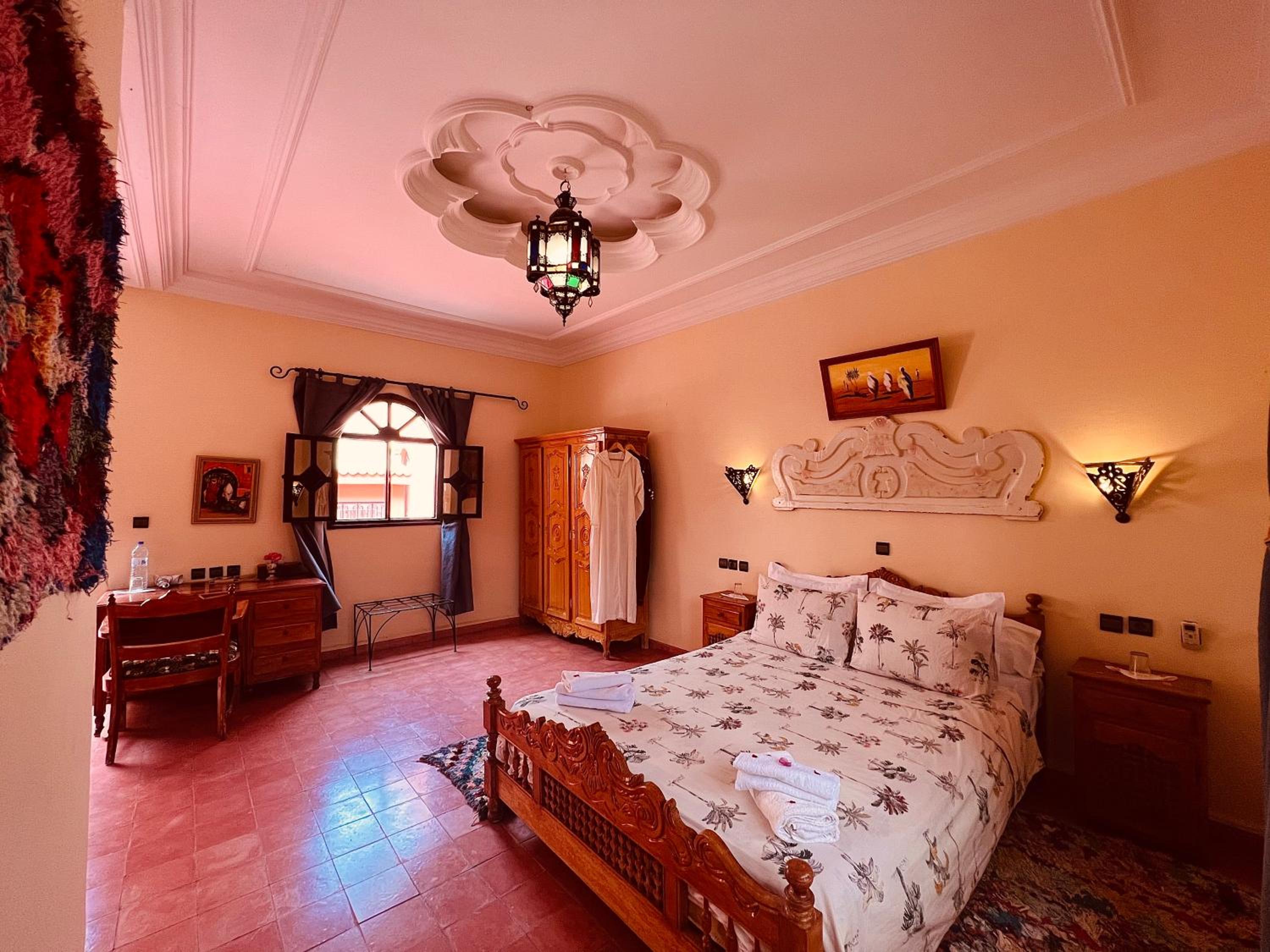 Deluxe Room - Photo 8