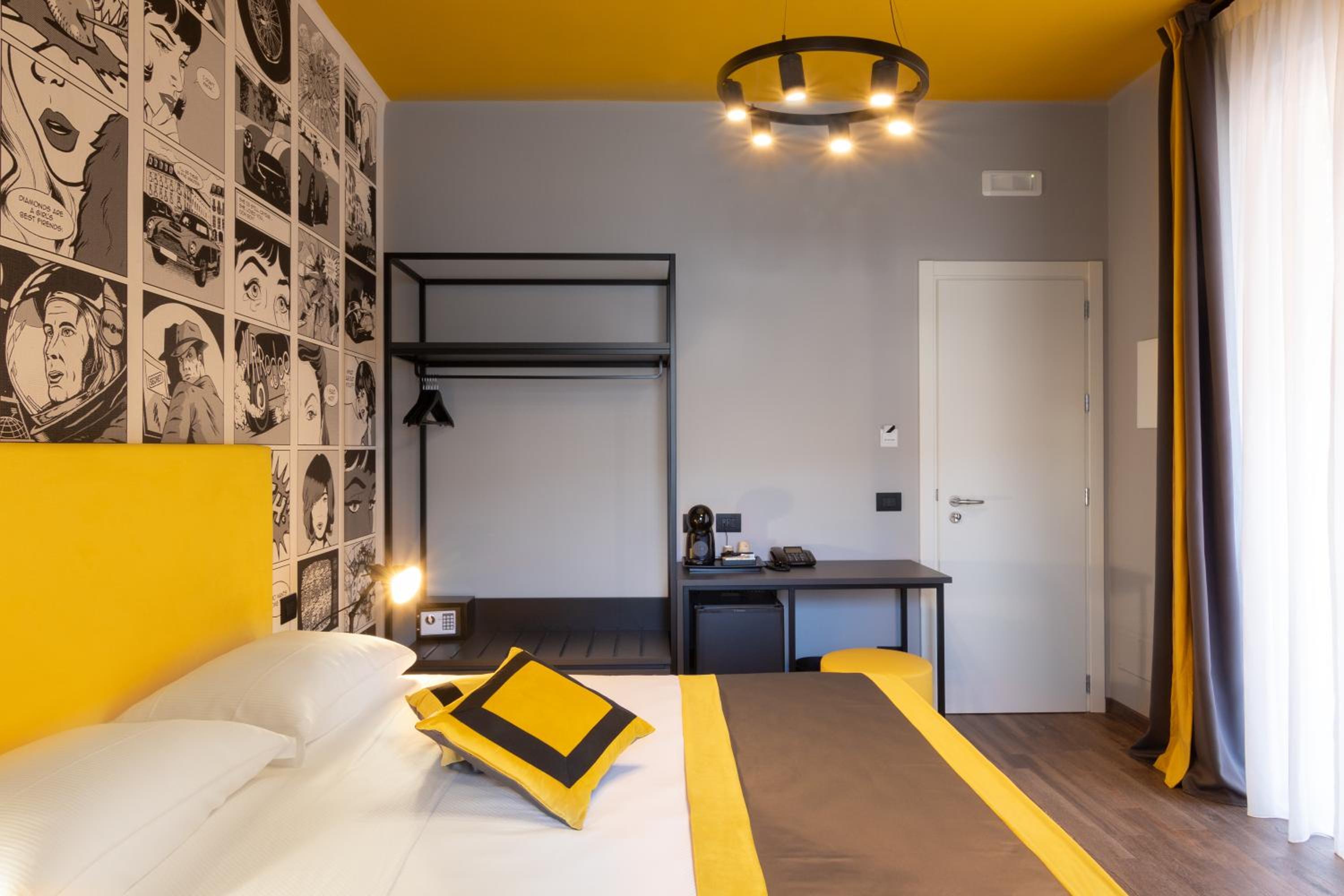 Double or Twin Room - Photo 7