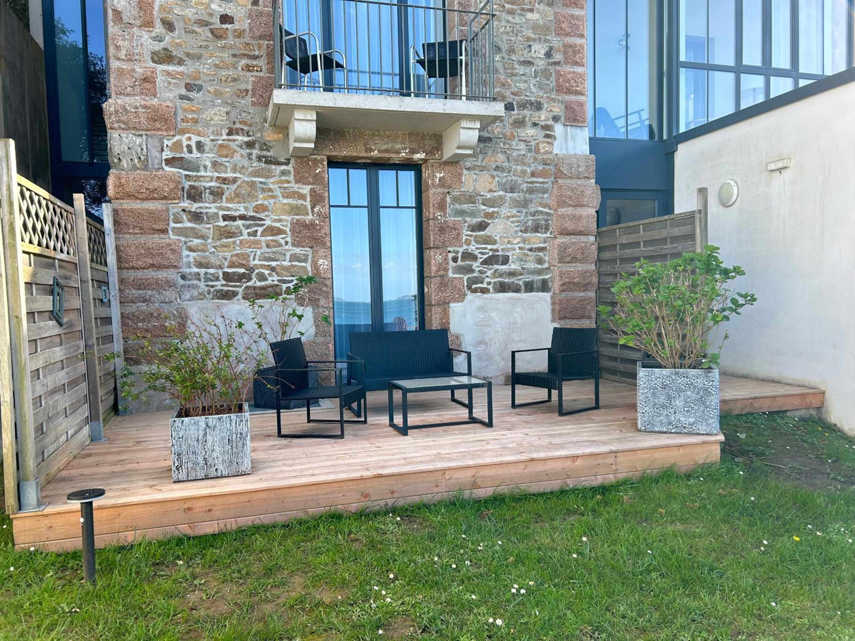 Double Room with Patio photo 3