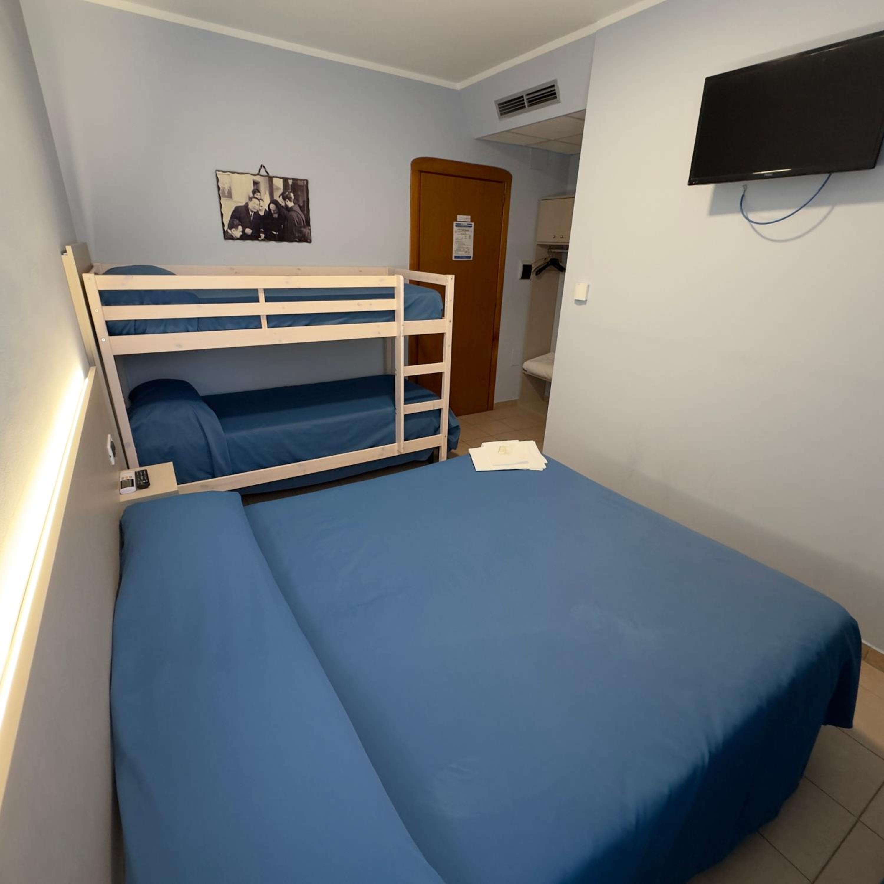 Quadruple Room photo 2
