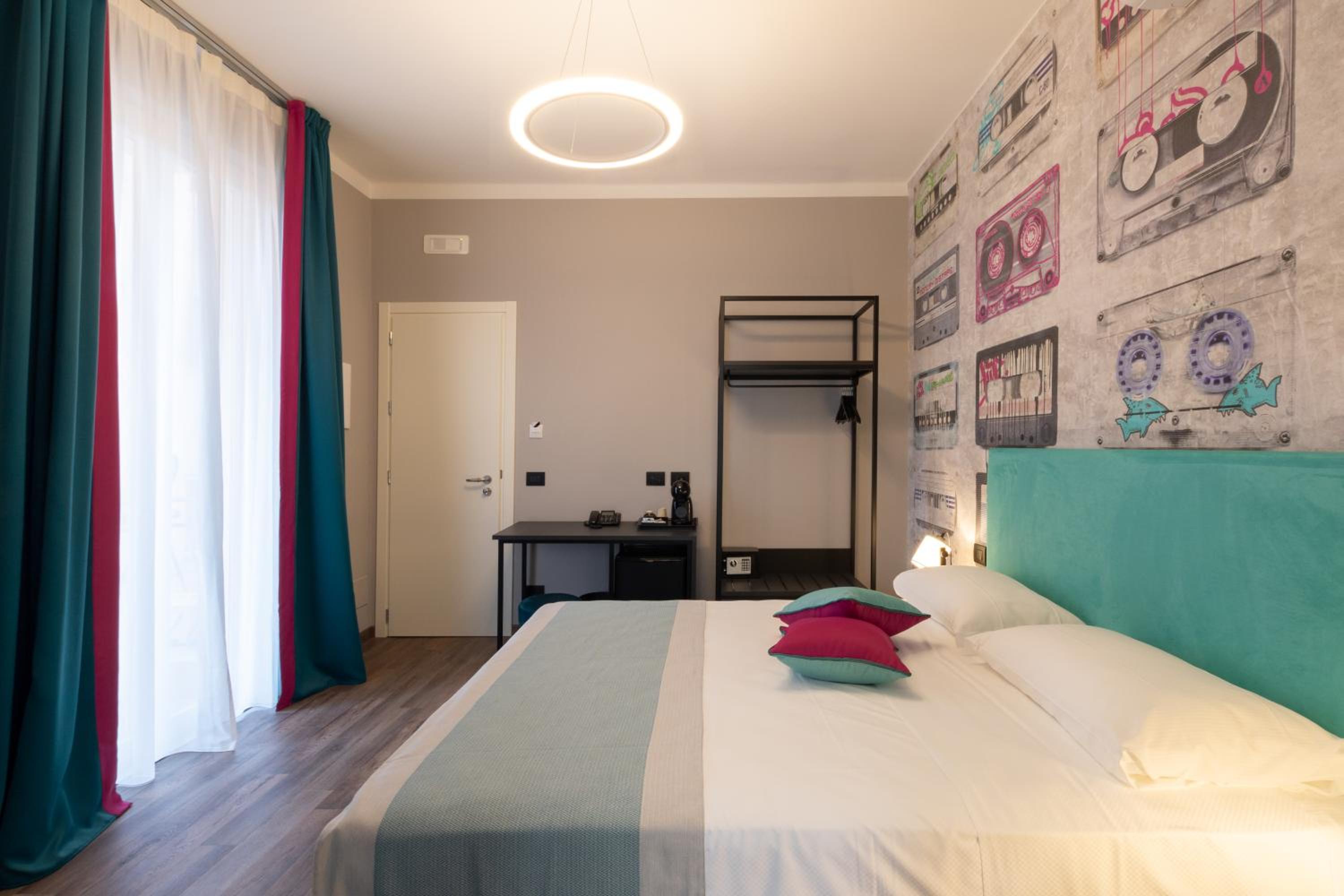 Double or Twin Room - Photo 2
