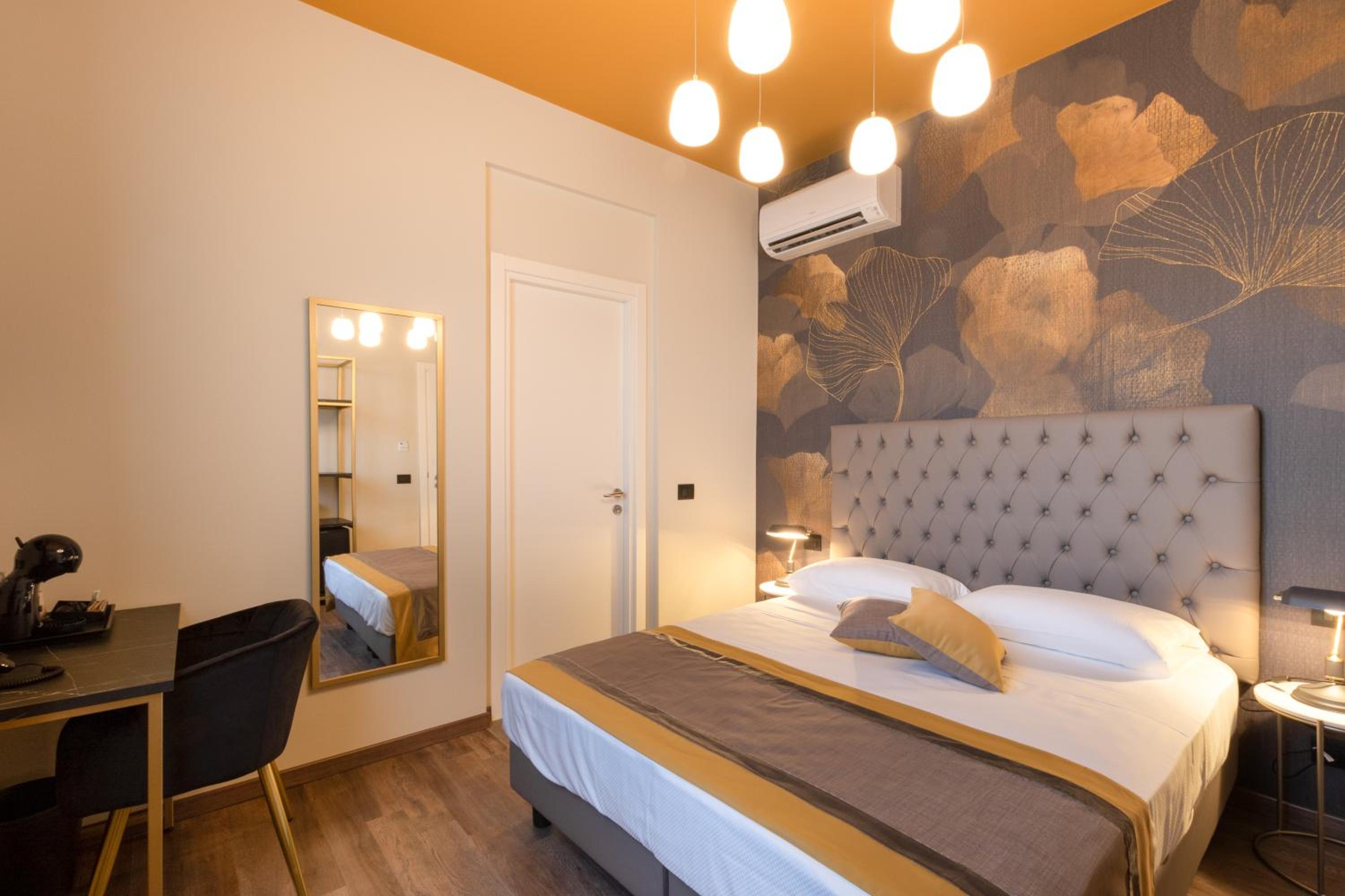 Deluxe Double or Twin Room - Photo 5