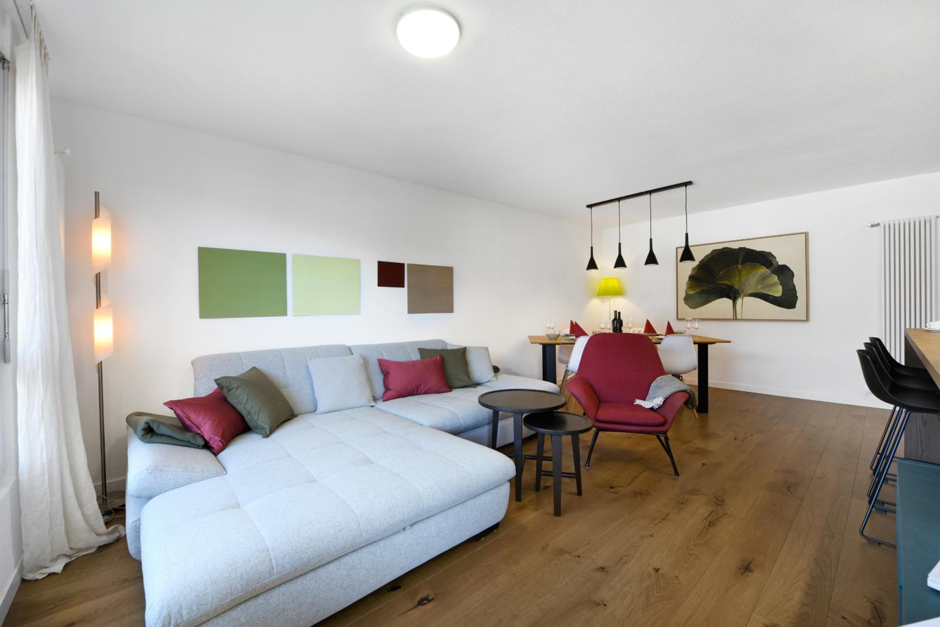 One-Bedroom Apartment photo 1