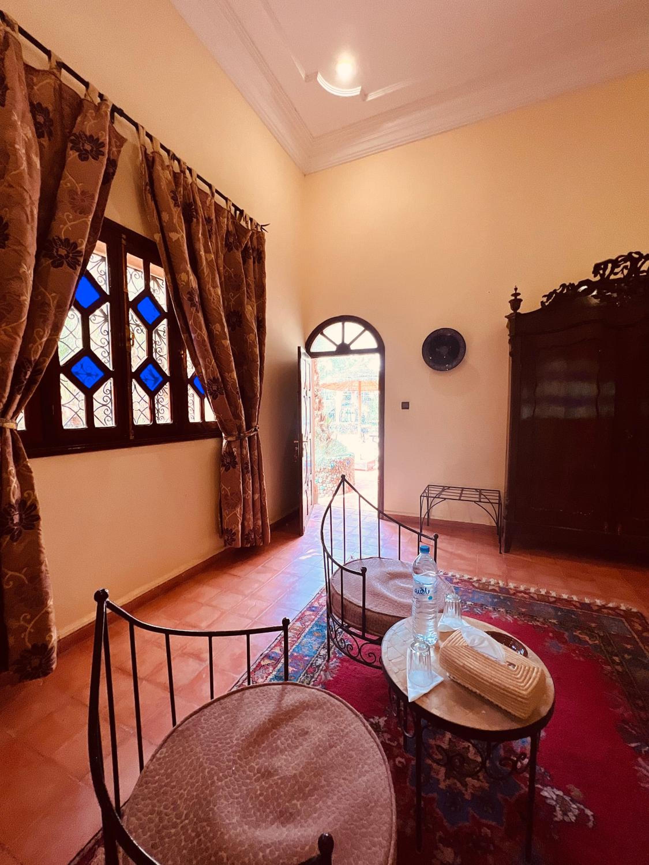 Suite with Pool View - Photo 12