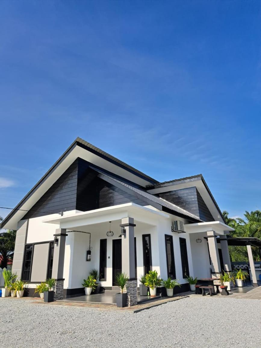 Three-Bedroom House photo 1