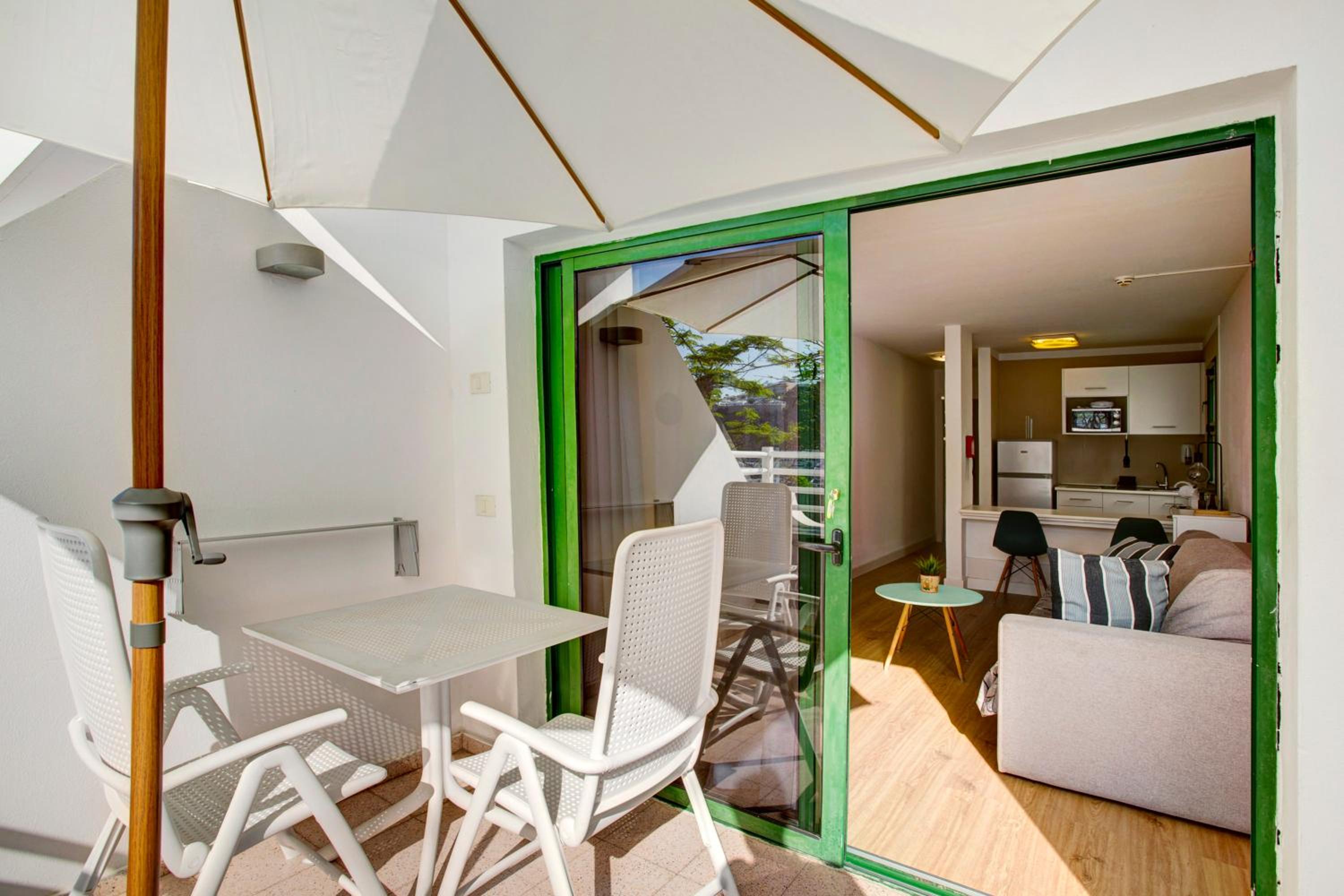 Superior Apartment with City View photo 2